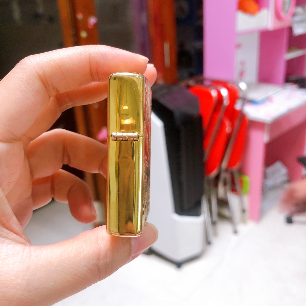 Bật lửa Zippo Mỹ gõ búa 2 mặt mẫu hoa mai, hàng chính hãng