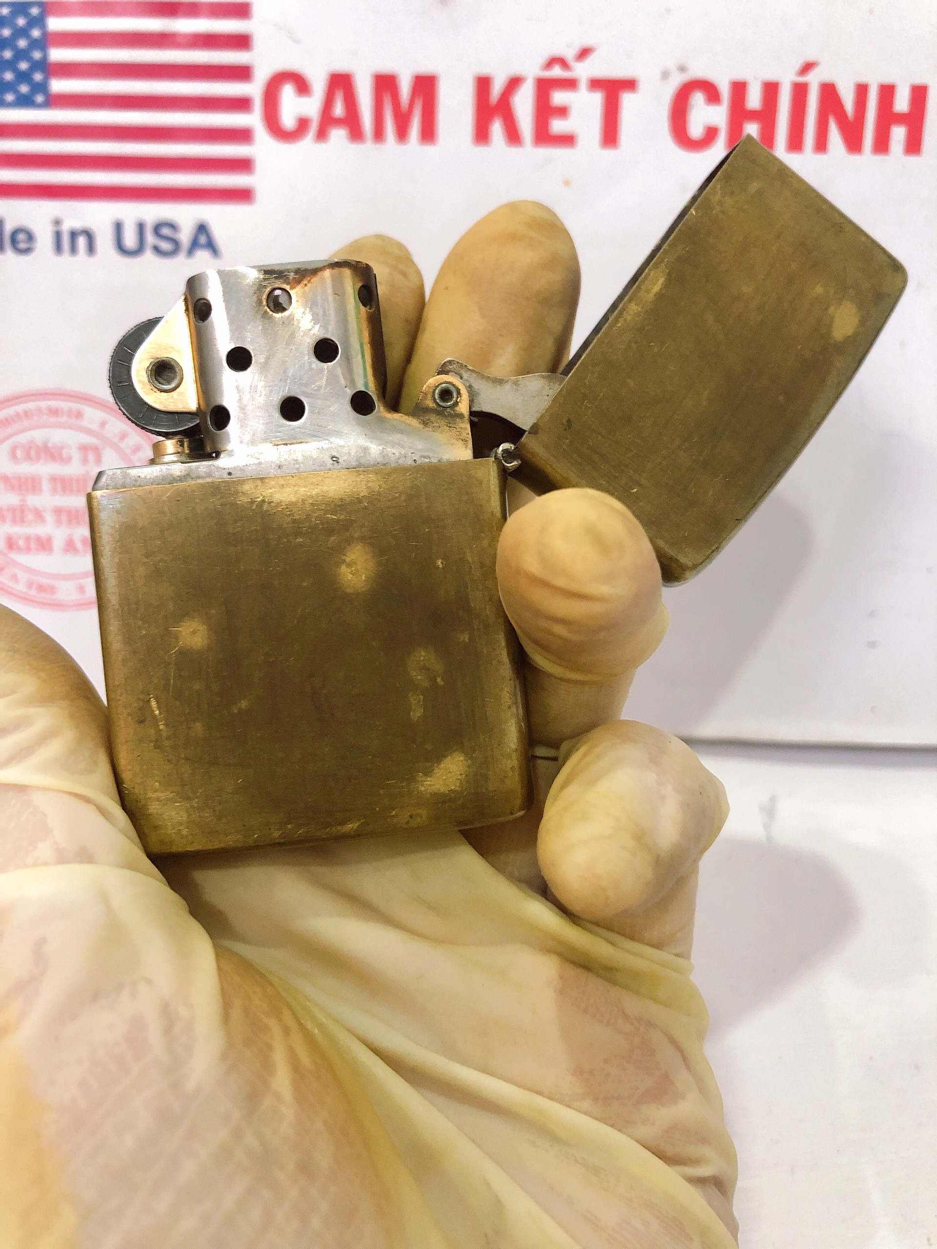 Bật lửa Zippo Mỹ Brass, Khắc ăn mòn chủ đề LIBERTY - Nữ Thần Tự Do, sản xuất 1996, Hàng chính hãng