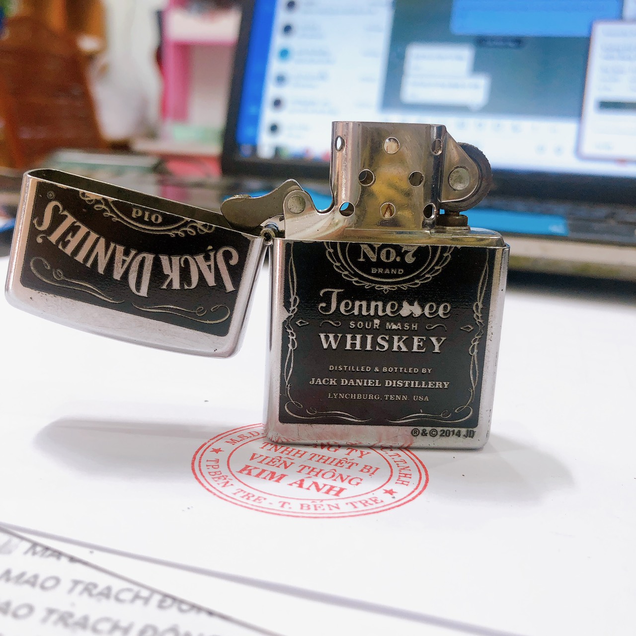 Bật lửa, hộp quẹt Zippo Mỹ khắc ăn mòn đổ sơn JACK DANIELS, Hàng chính hãng