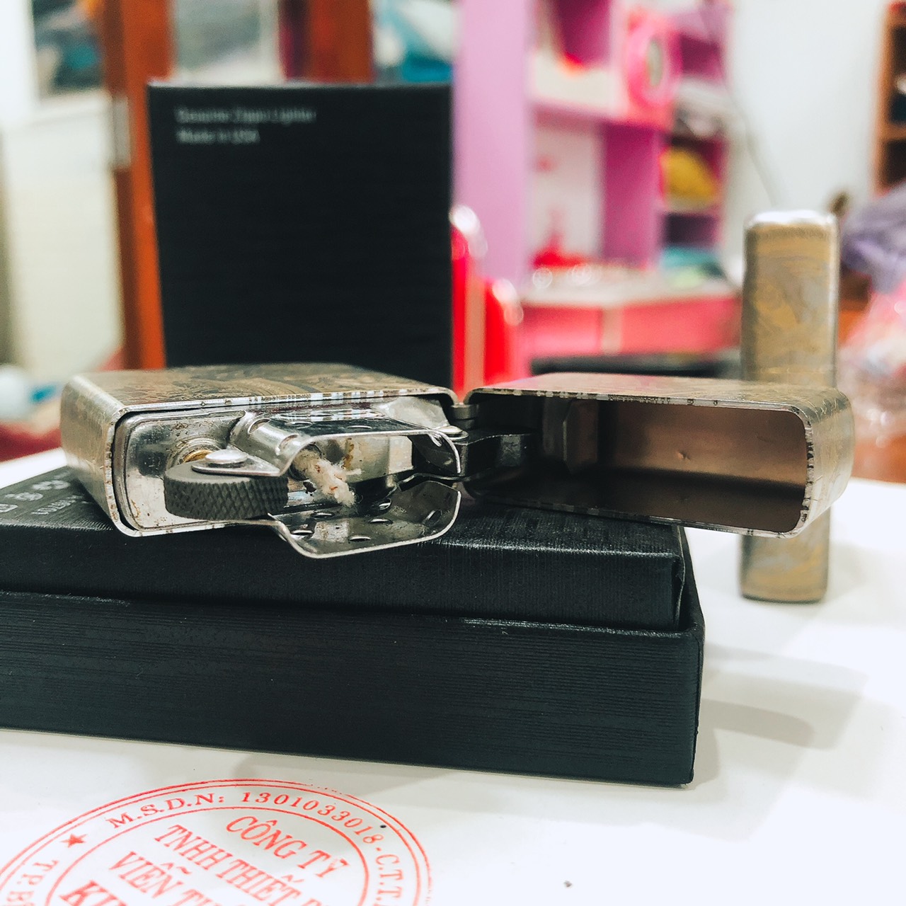 Bật lửa Zippo Satin khắc ăn mòn 4 mặt Thần Chết, Vỏ bằng đồng có tem đỏ