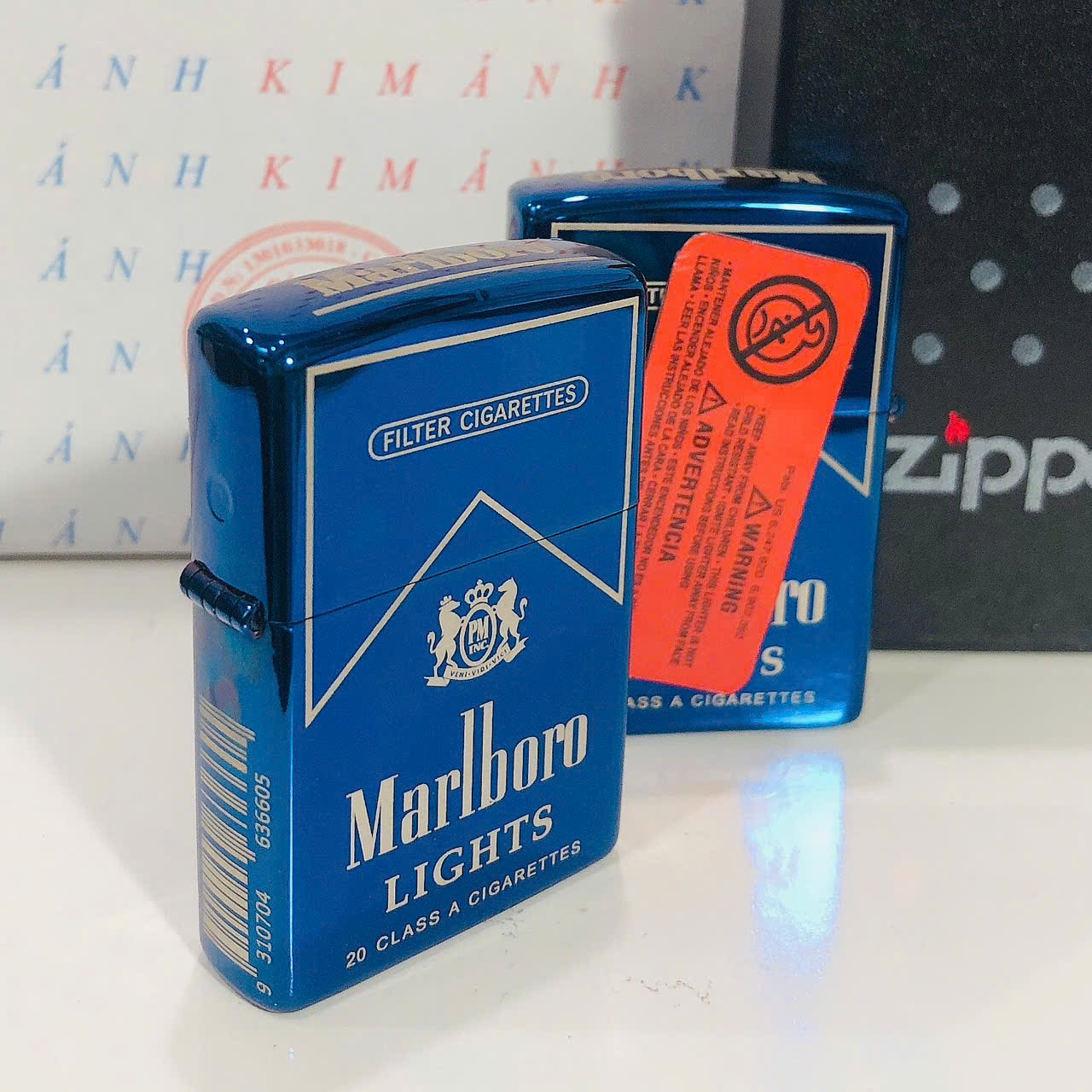 Hộp quẹt, bật lửa ZIPPO chủ đề Marlboro màu xanh, Kim Ánh nhập hàng cao cấp vỏ bằng đồng có dán tem đỏ