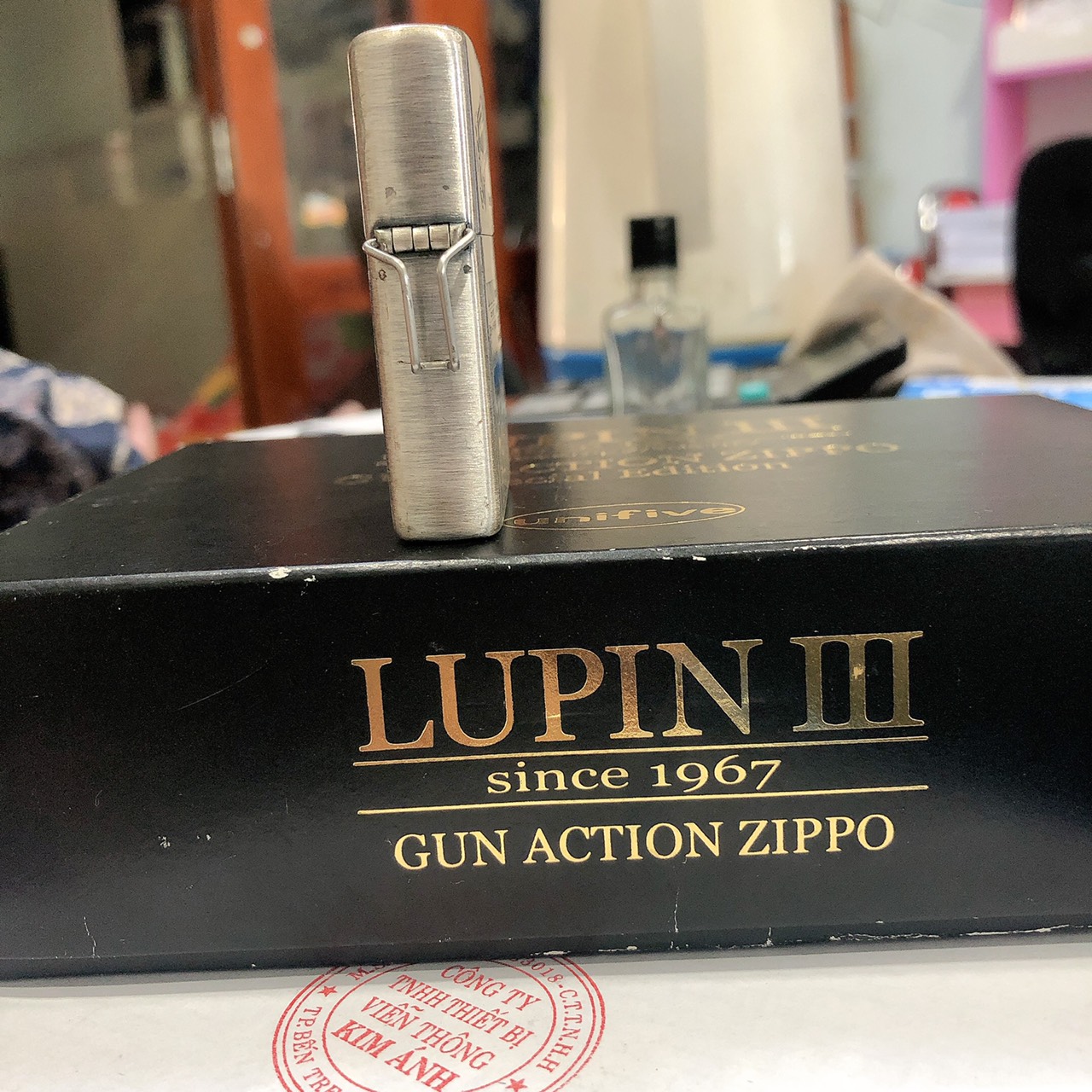 Bật lửa Zippo Mỹ Lunpin III, lacke bạc, khắc ăn mòn full nắp Mercedes Benz bản giới hạn, kèm phụ kiện, Hàng chính hãng