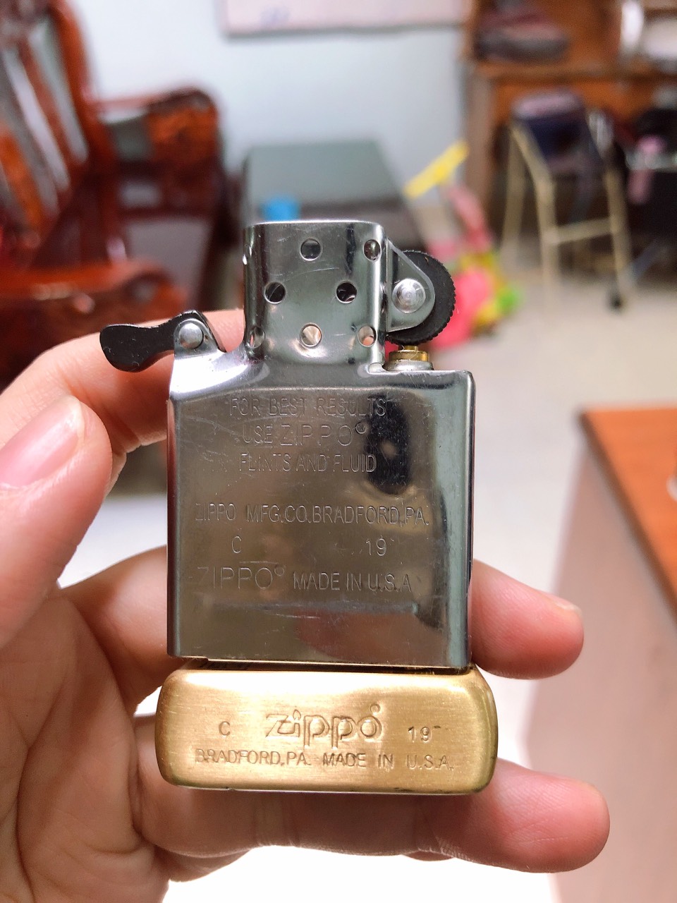 BẬT LỬA, HỘP QUẸT ZIPPO KHẮC ĂN MÒN HÌNH PHẬT BÀ, CÓ TEM ĐỎ