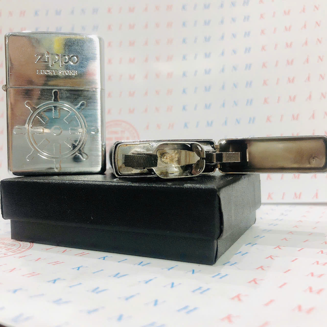 Bật lửa ZIPPO chủ đề Bánh Lái màu trắng bạc bóng, Kim Ánh nhập hàng cao cấp vỏ bằng đồng có tem đỏ