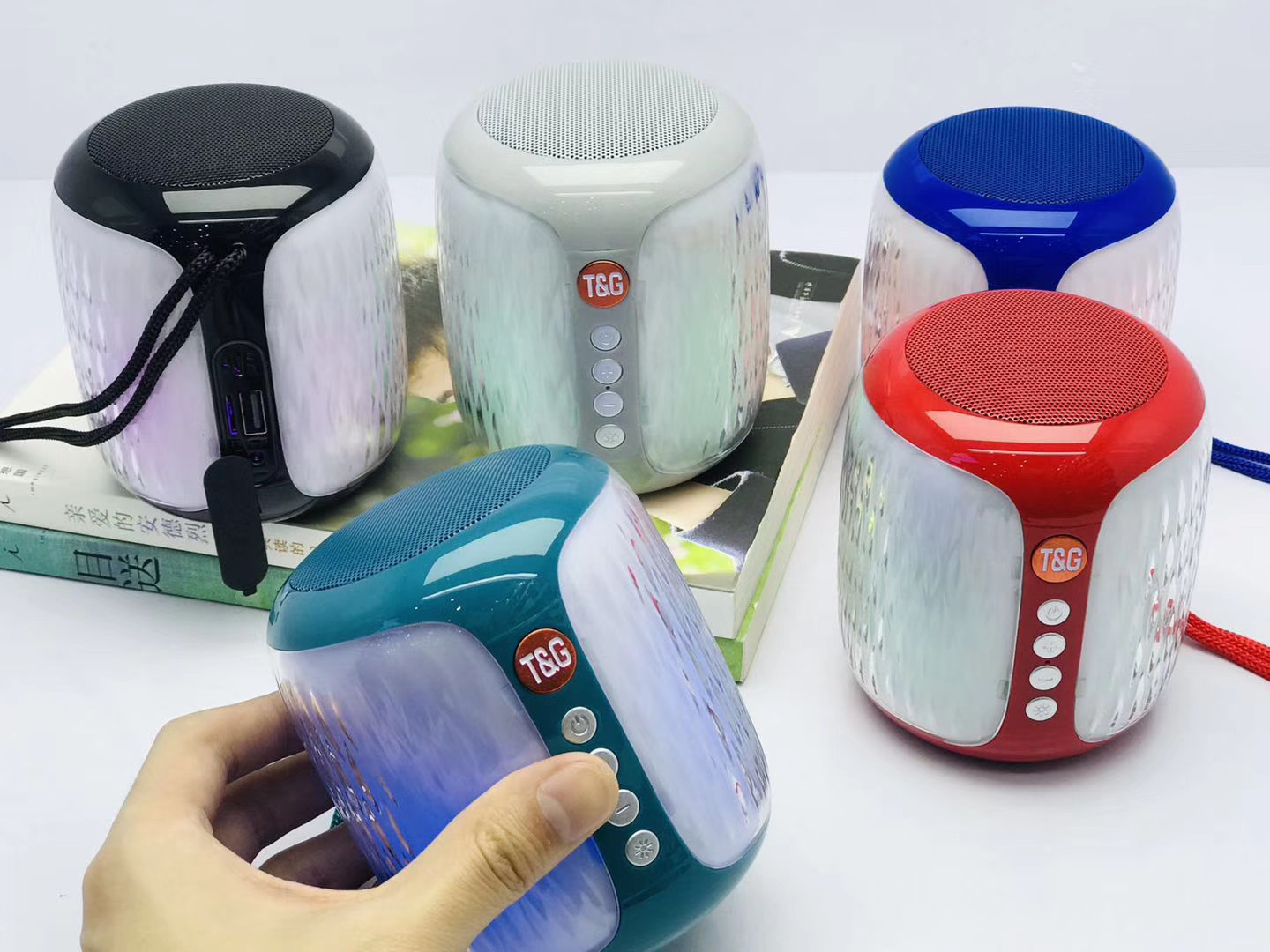Loa bluetooth TG611 có LED RGB  đẹp, âm thanh hay, bass mạnh mẽ, pin lâu,  không thấm nước