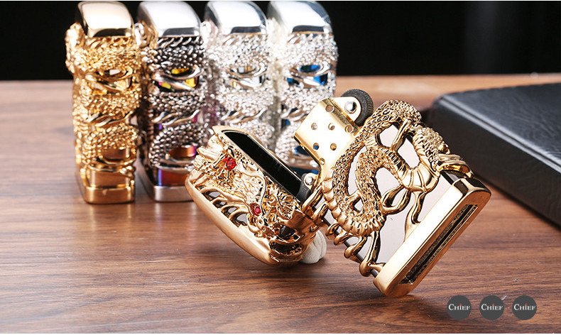 Bật lửa Chief đồng nguyên chất đính hình con Rồng bao quanh màu đen bóng