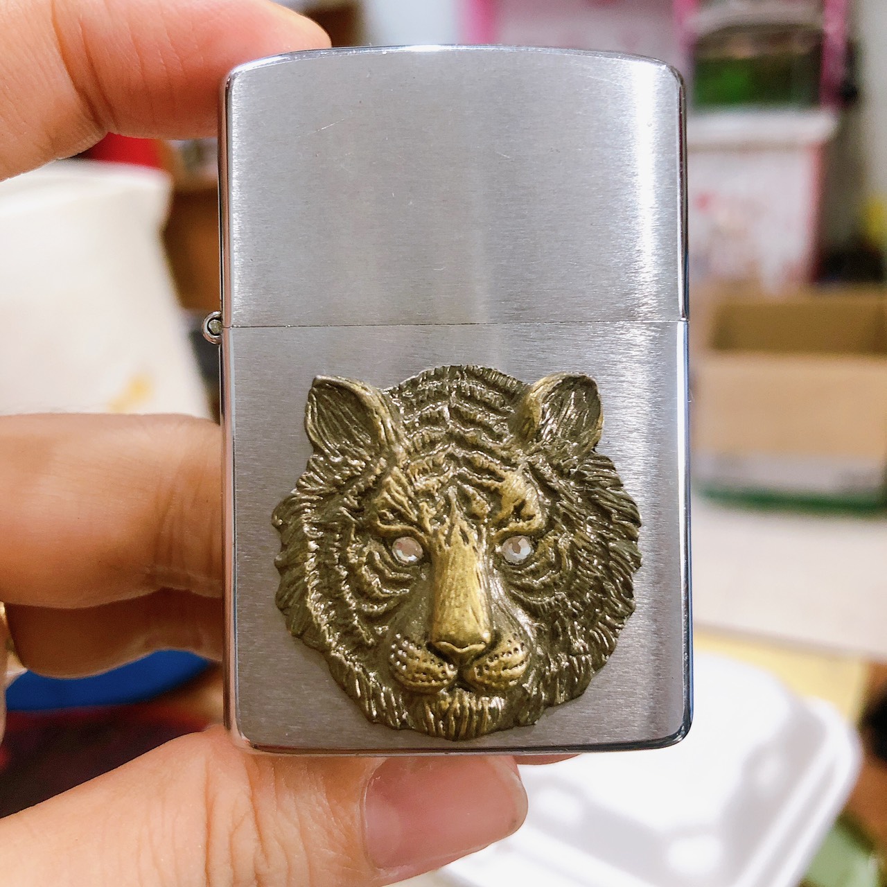 Eblem dán trang trí Zippo Mỹ chủ đề đầu Hổ Chuẩn Zin, chất liệu Đồng thau Solid Brass