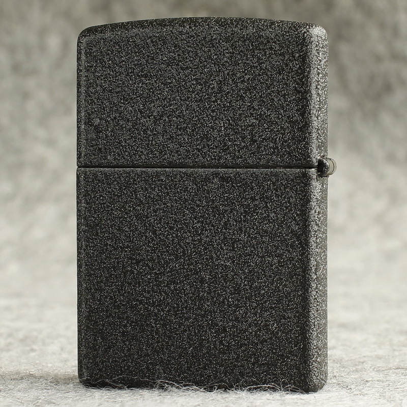 Quẹt Zippo MỸ Black Crackle mã 236 khắc ăn mòn đổ sơn chủ đề Cây Phú Quý , Hàng chính hãng