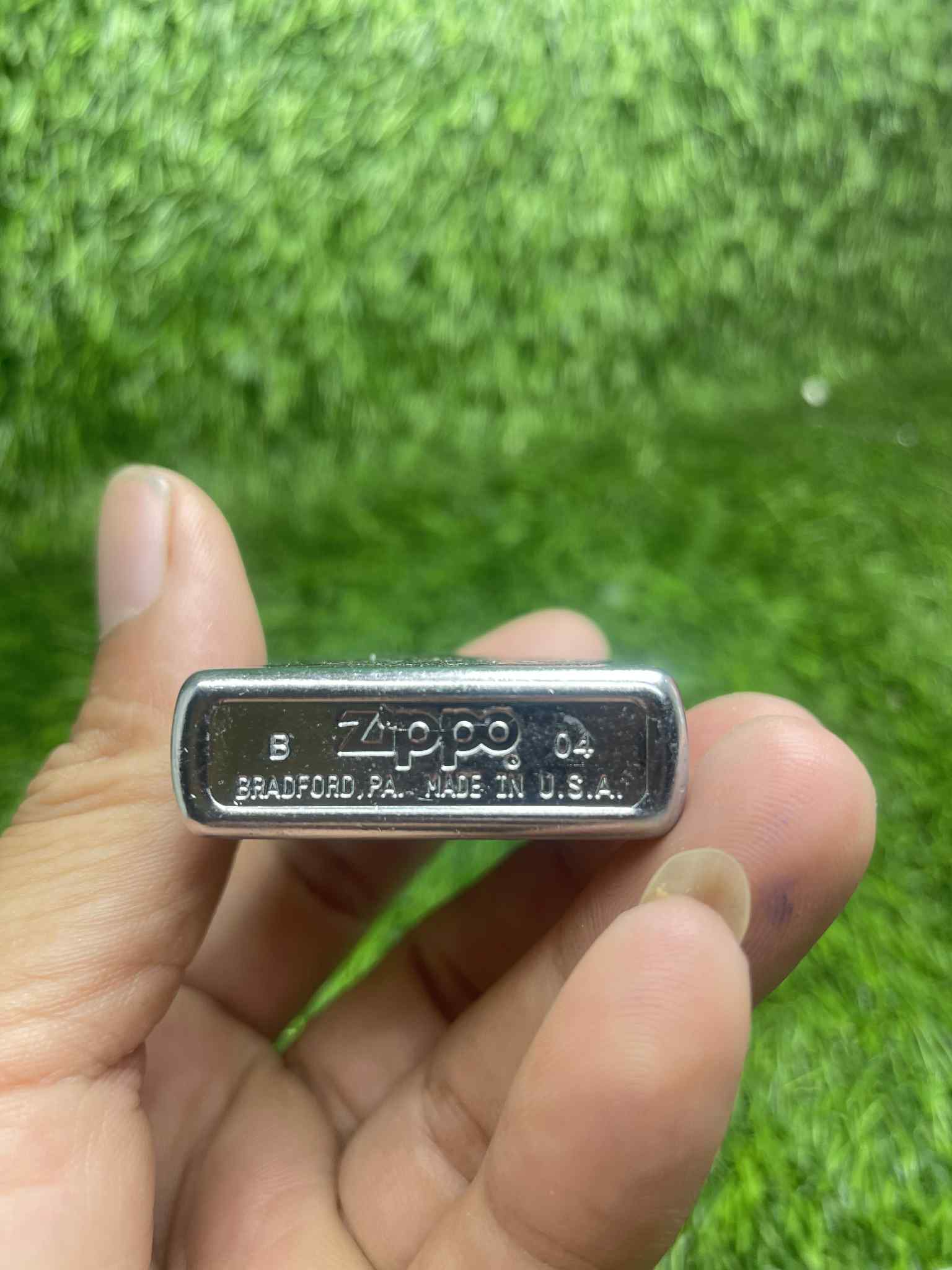 Bật lửa, hộp quẹt Zippo Mỹ chủ đề Xe lửa Street Chrome, Cam kết hàng chính hãng có giấy Hải quan gửi kèm đơn hàng