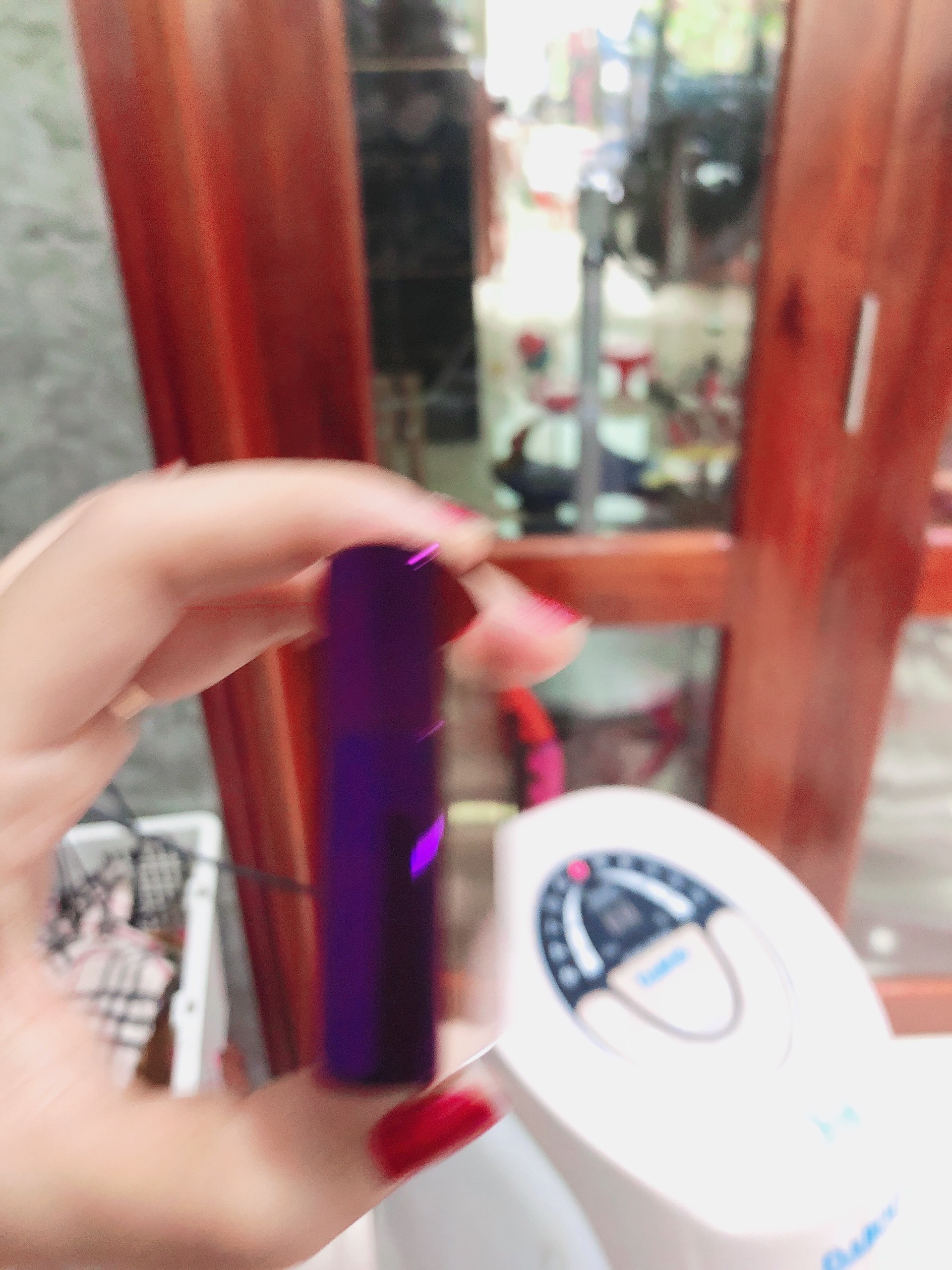 Bật Lửa, Hộp quẹt Zippo USA Màu Tím loại trơn bóng, Vỏ đồng có tem đỏ
