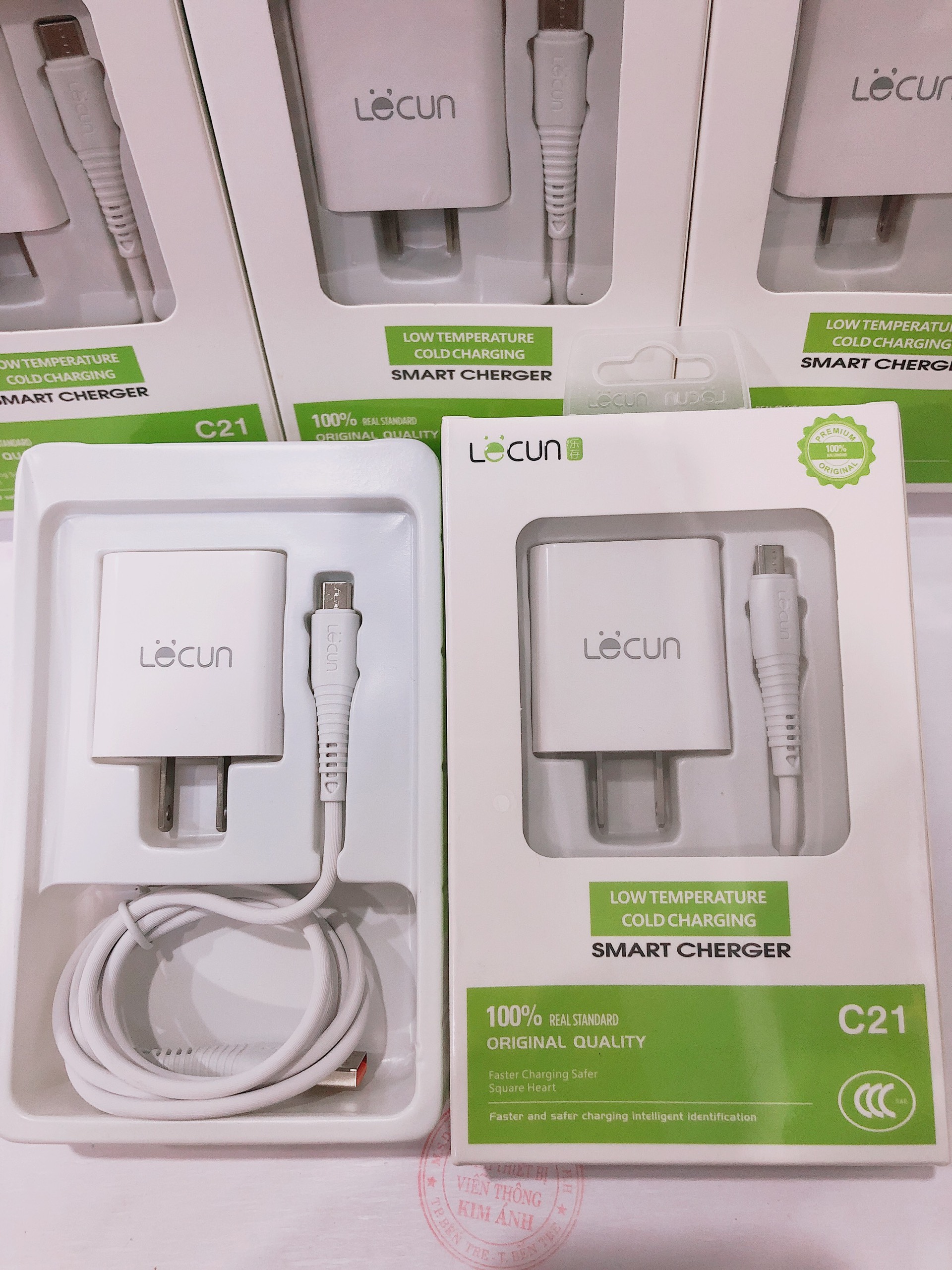 V8-Bộ sạc Lecun C21, dòng điện 2.1A, chuôi V8/ Micro
