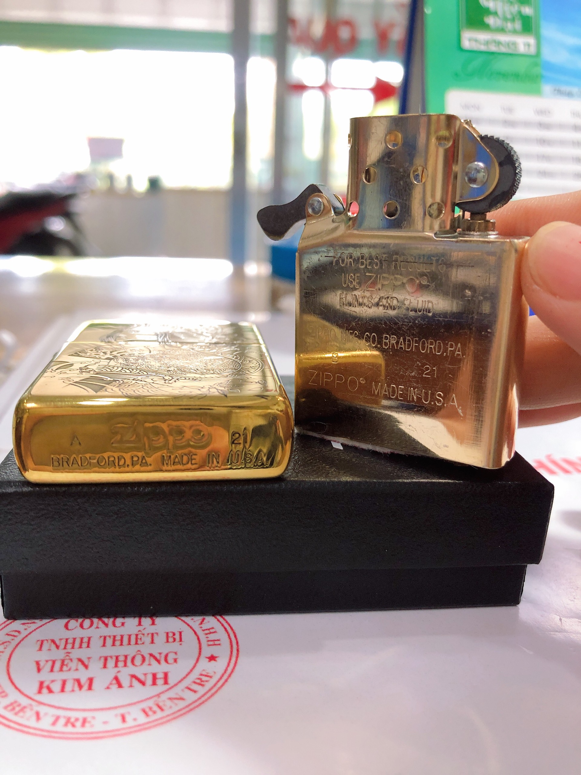 Bật lửa Zippo Mỹ High Polished Brass chủ đề Cô Gái Nhật