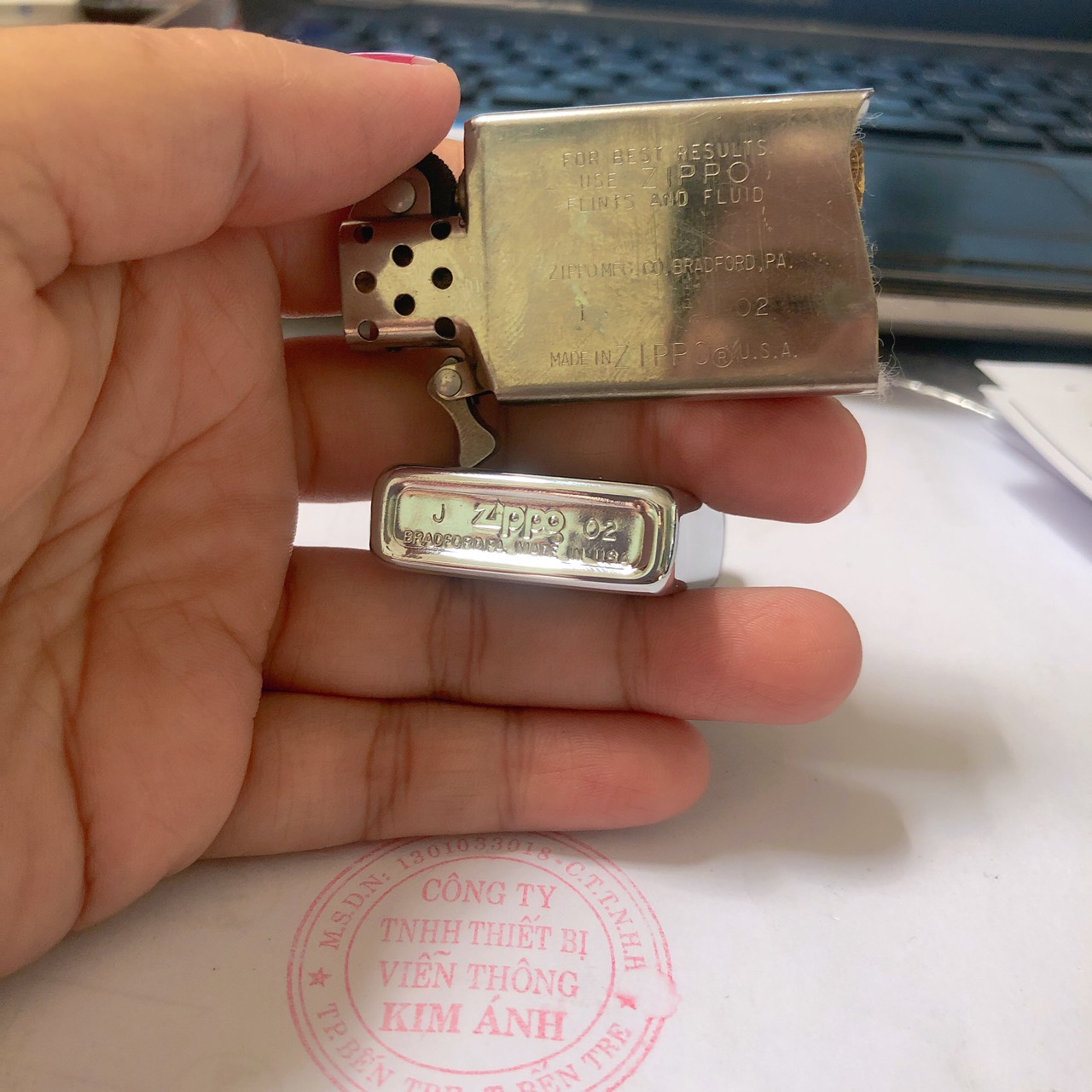 Bật lửa, hộp quẹt Zippo Mỹ Slim khắc ăn mòn Your Friends At Supra, sản xuất 2002, Hàng chính hãng