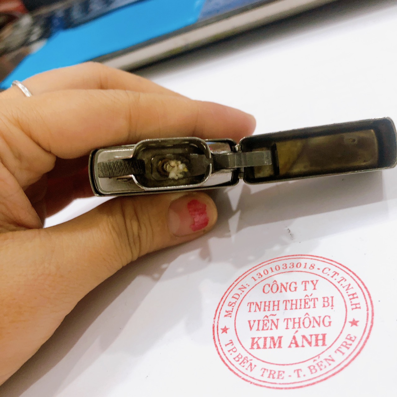 Bật lửa, hộp quẹt Zippo Mỹ in sơn chủ đề Chó Sói, Hàng chính hãng