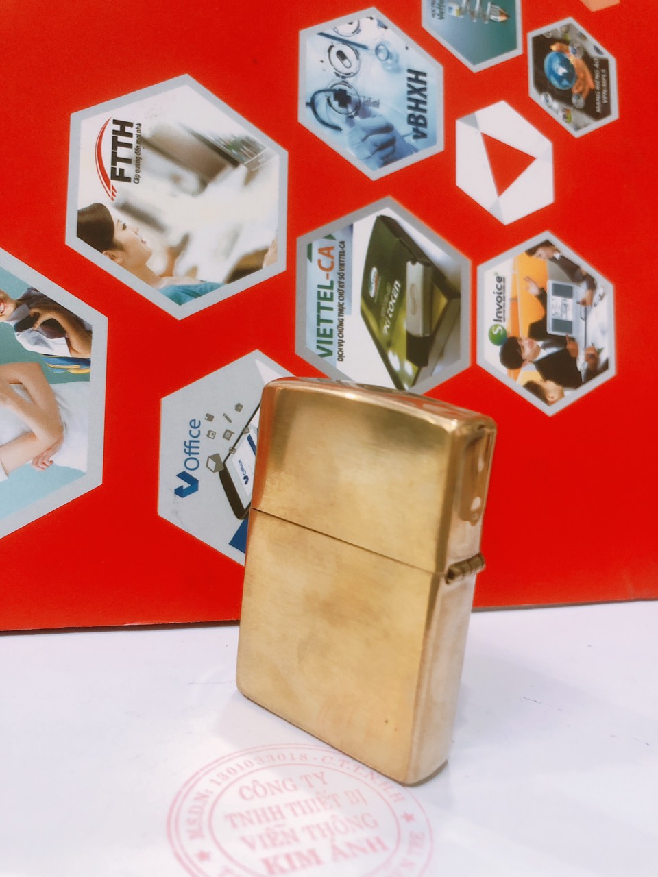 Bật lửa, hộp quẹt Zippo Mỹ high polish Brass chủ đề Tàu Chiến VELIERO, Hàng chính hãng