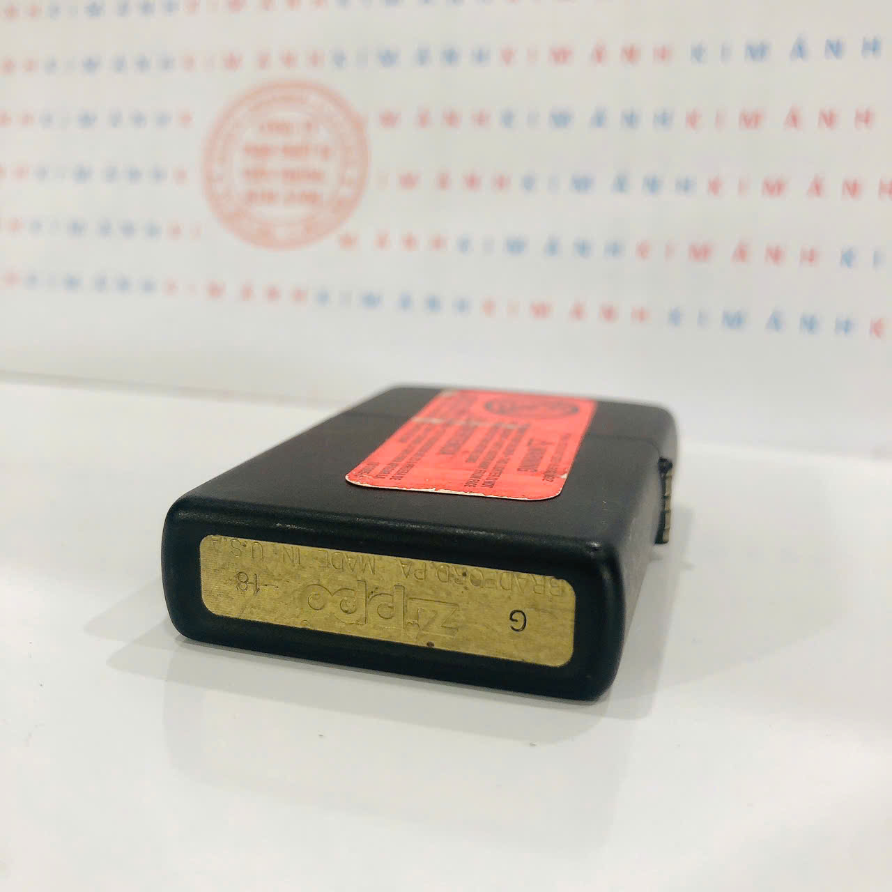 Hộp quẹt Zippo Brass MỸ chủ đề GGB-tem, hàng chính hãng có giấy nhập khẩu gửi kèm theo đơn hàng