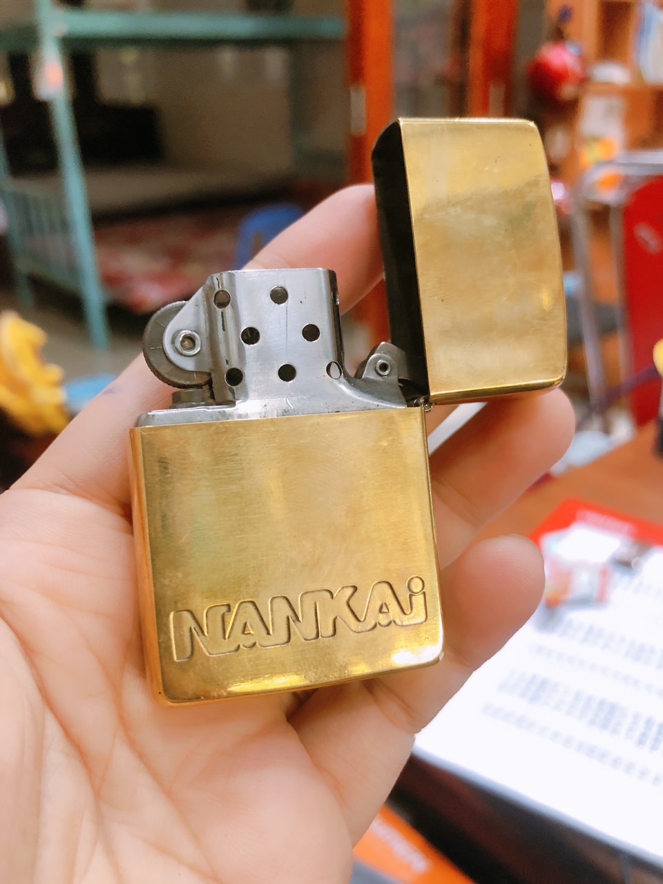 Bật lửa Zippo Mỹ Brass khắc ăn mòn full nắp NANKAI WGP, mộc đáy ngược, sản xuất 1994 Hàng chính hãng