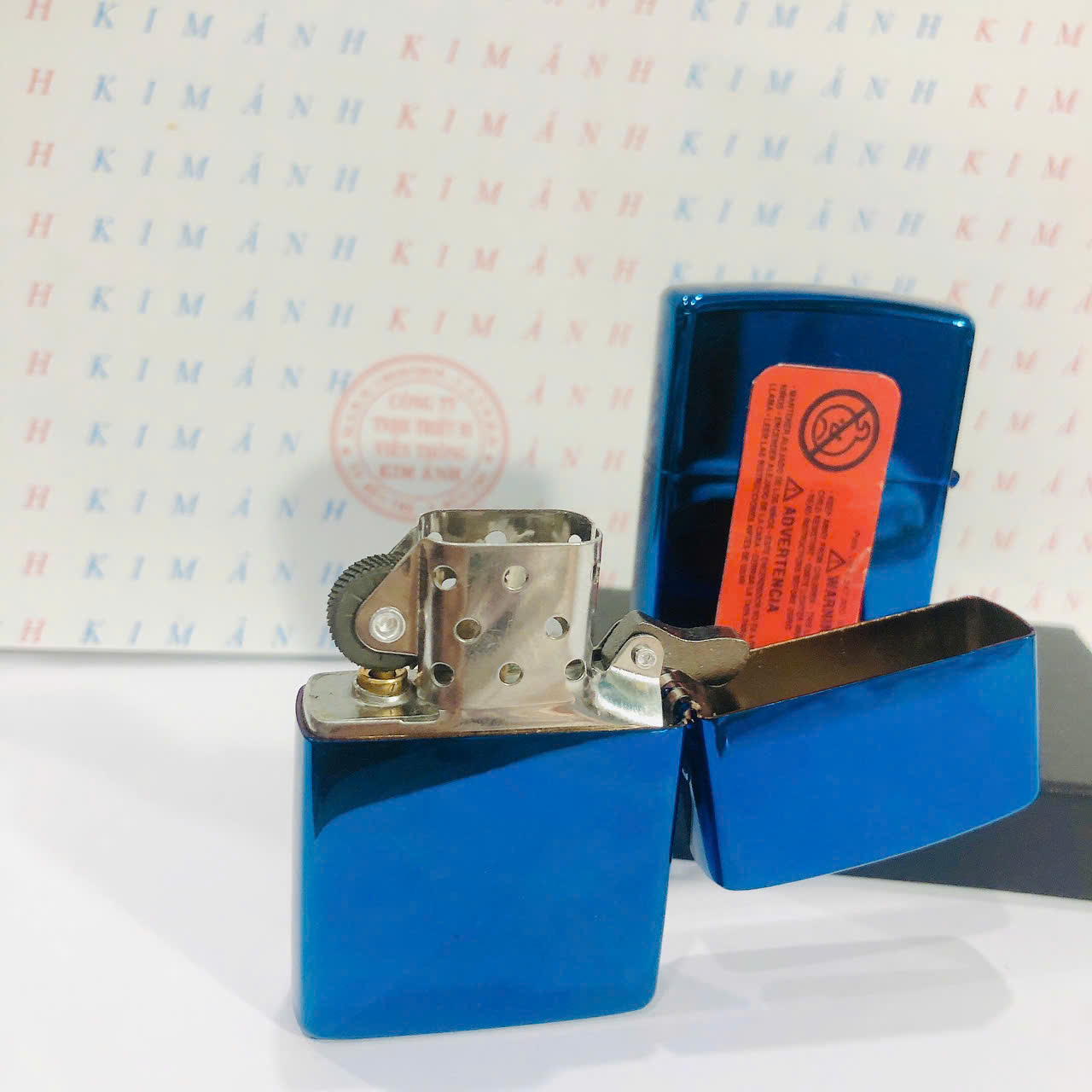 Bật lửa, hộp quẹt ZIPPO màu Xanh mộc đáy La Mã loại trơn bóng, Kim Ánh nhập hàng cao cấp vỏ bằng đồng có dán tem đỏ