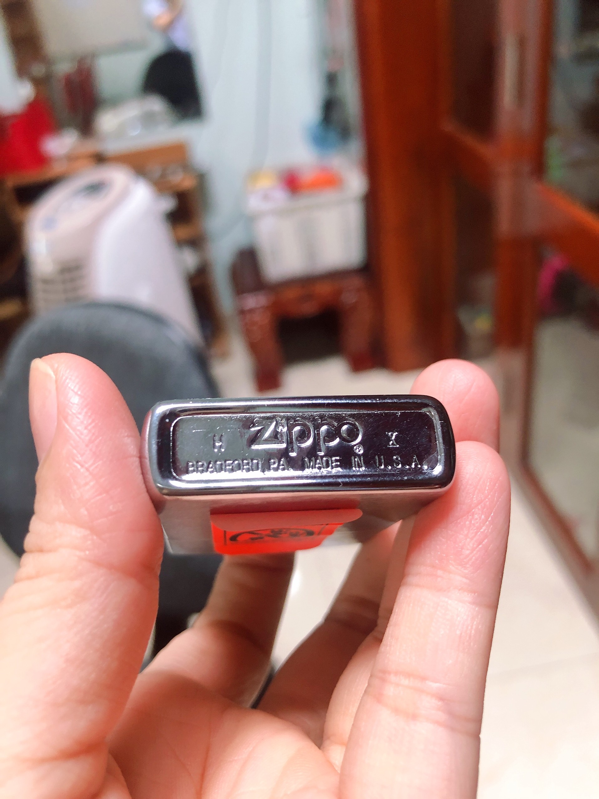 BẬT LỬA ZIPPO MỸ CHROME XƯỚC NGANG, KHẮC ĂN MÒN ĐỔ SƠN CHỦ ĐỀ QUÂN SỰ, NEW FULL BOX, TEM ĐỎ, 1994