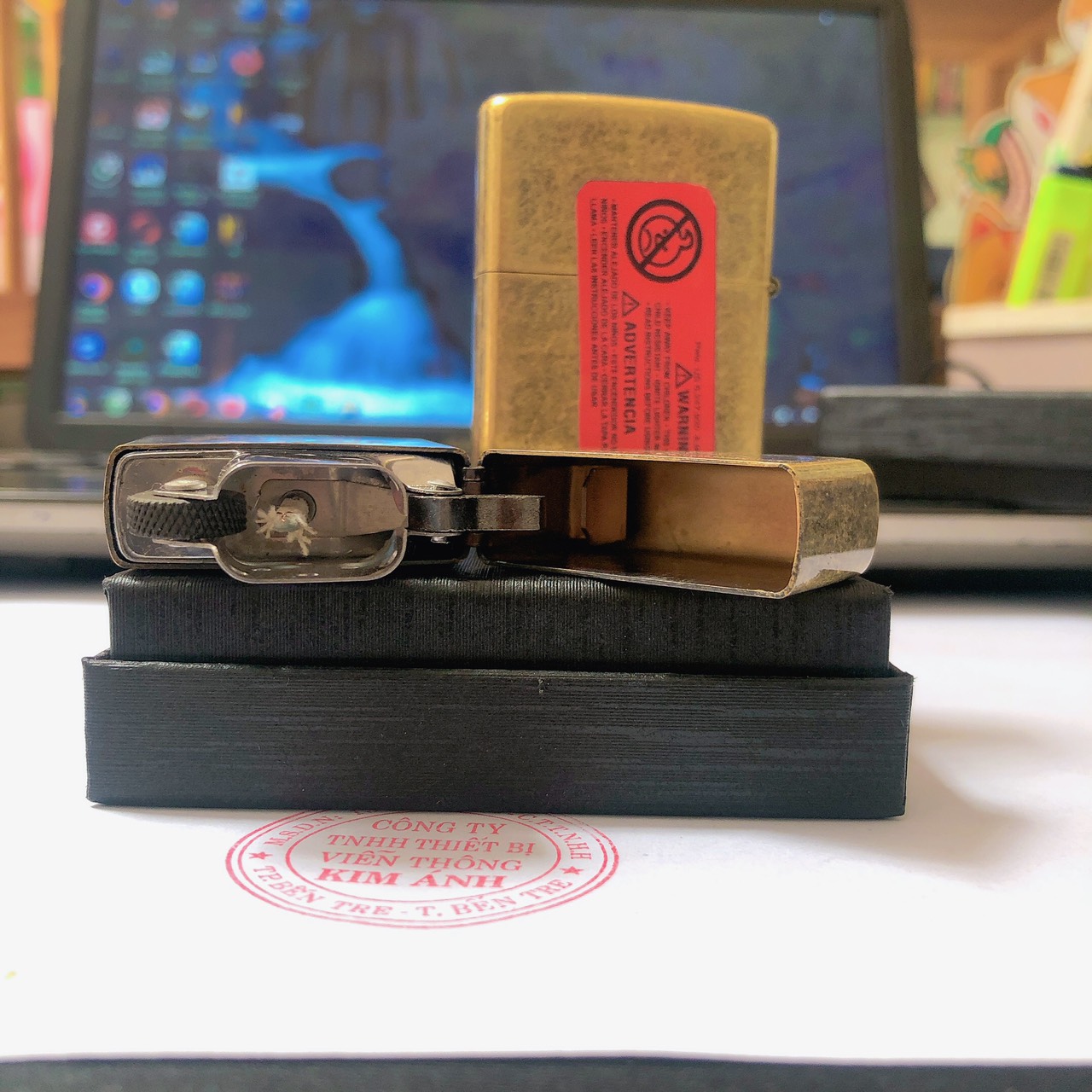 la mã- Quẹt Zippo giả cổ khắc chìm mẫu 555 STATE EXPRESS mộc đáy la mã , vỏ đồng ruột thép không gỉ