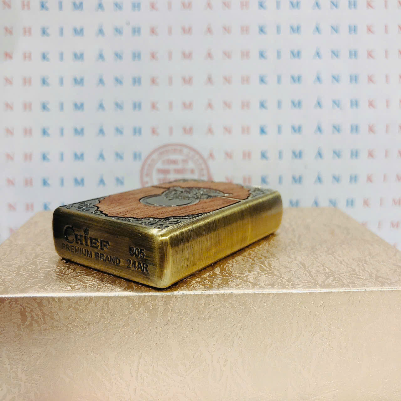 Bật lửa, hộp quẹt CHIEF chủ đề Cửa Gỗ Mơ Ước, Kim Ánh nhập hàng chính hãng vỏ bằng đồng