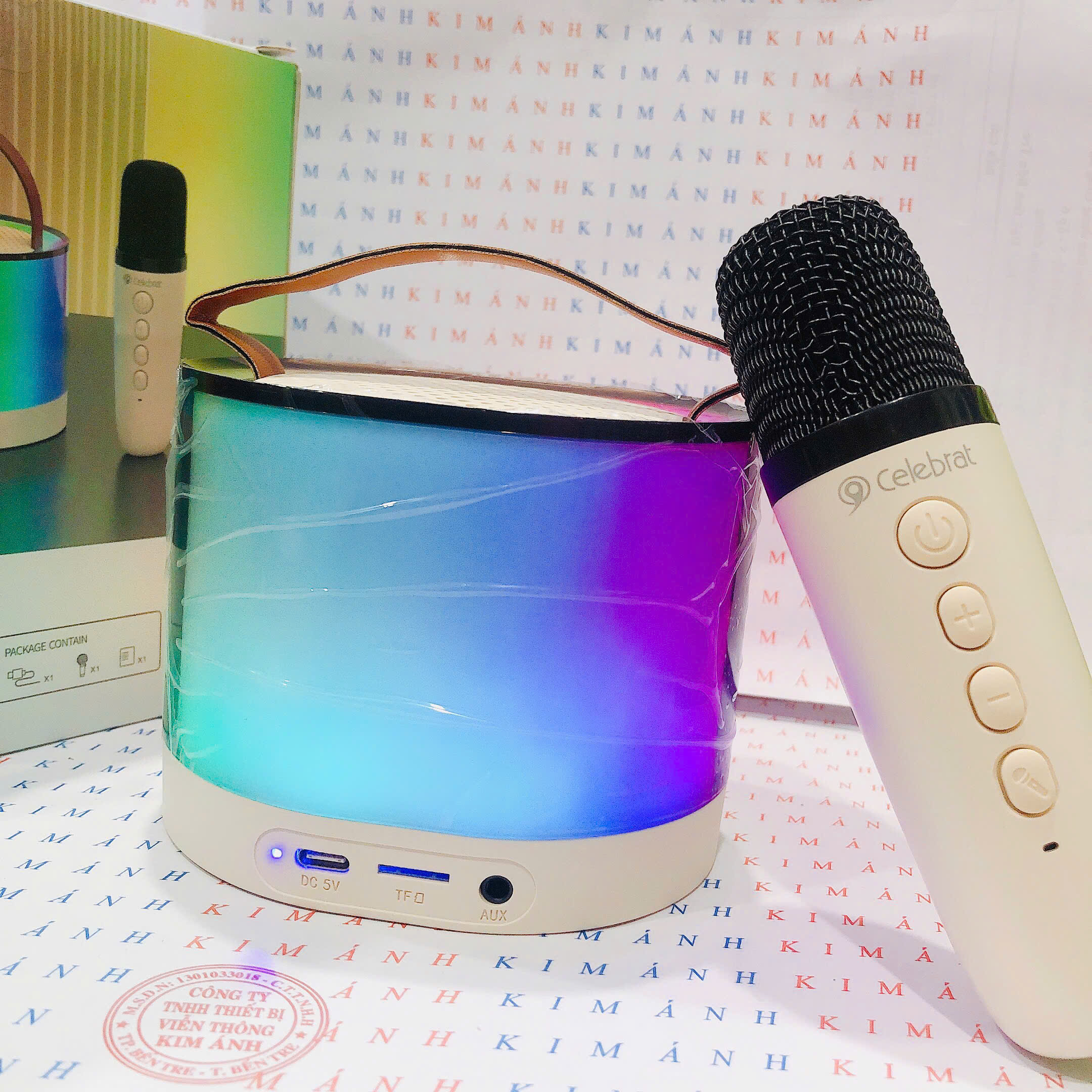Loa Bluetooth Celebrat SP-18 kèm Micro hát Karaoke gia đình , âm thanh vòm, hàng chính hãng, cho dùng thử 30 ngày
