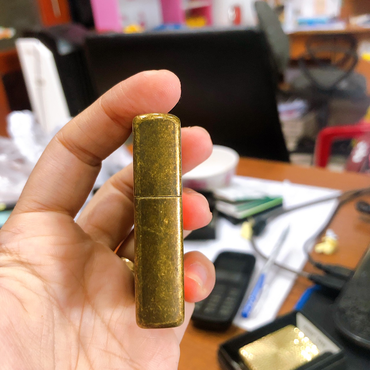 Bật lửa Zippo Mỹ Antique Brass mã 201FB Màu Vàng Giả Cổ, Hàng chính hãng