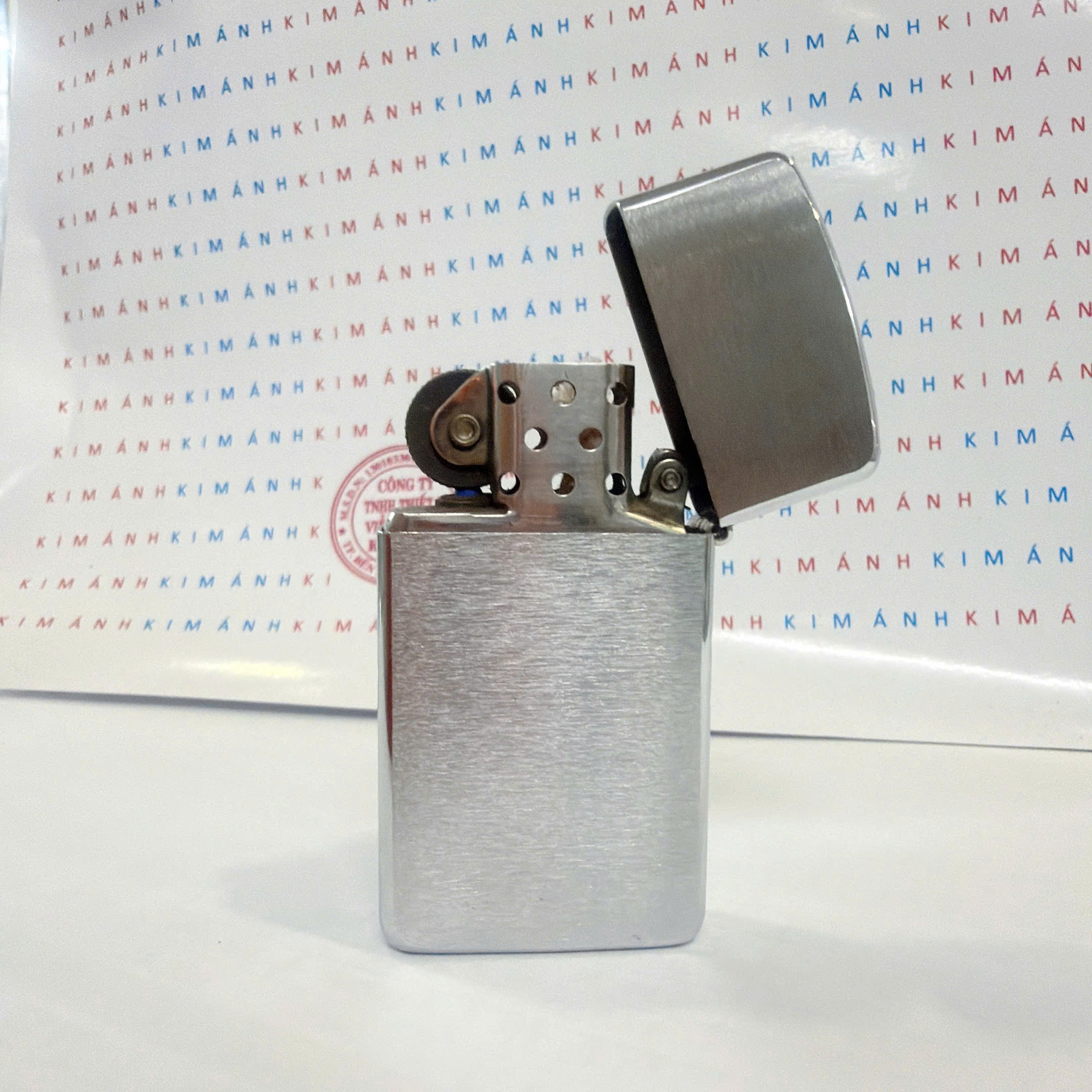 Bật lửa Zippo Mỹ Slim Brushed Chrome, hàng chính hãng có giấy nhập khẩu gửi kèm theo đơn hàng