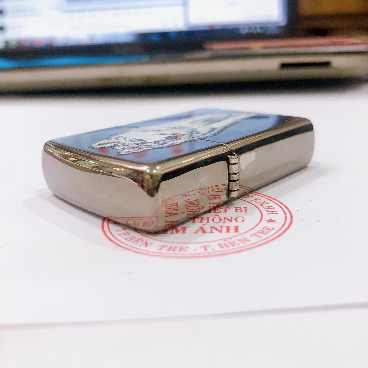 Bật lửa, hộp quẹt Zippo Mỹ in sơn chủ đề Chó Sói, Hàng chính hãng