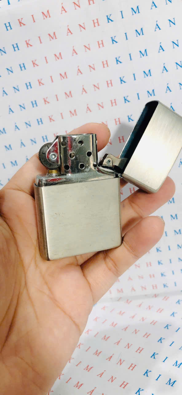 Hộp quẹt Zippo Mỹ BOSS COFFEE Lacke bạc, XIII la mã sản xuất 1997, Hàng chính hãng nhập Mỹ