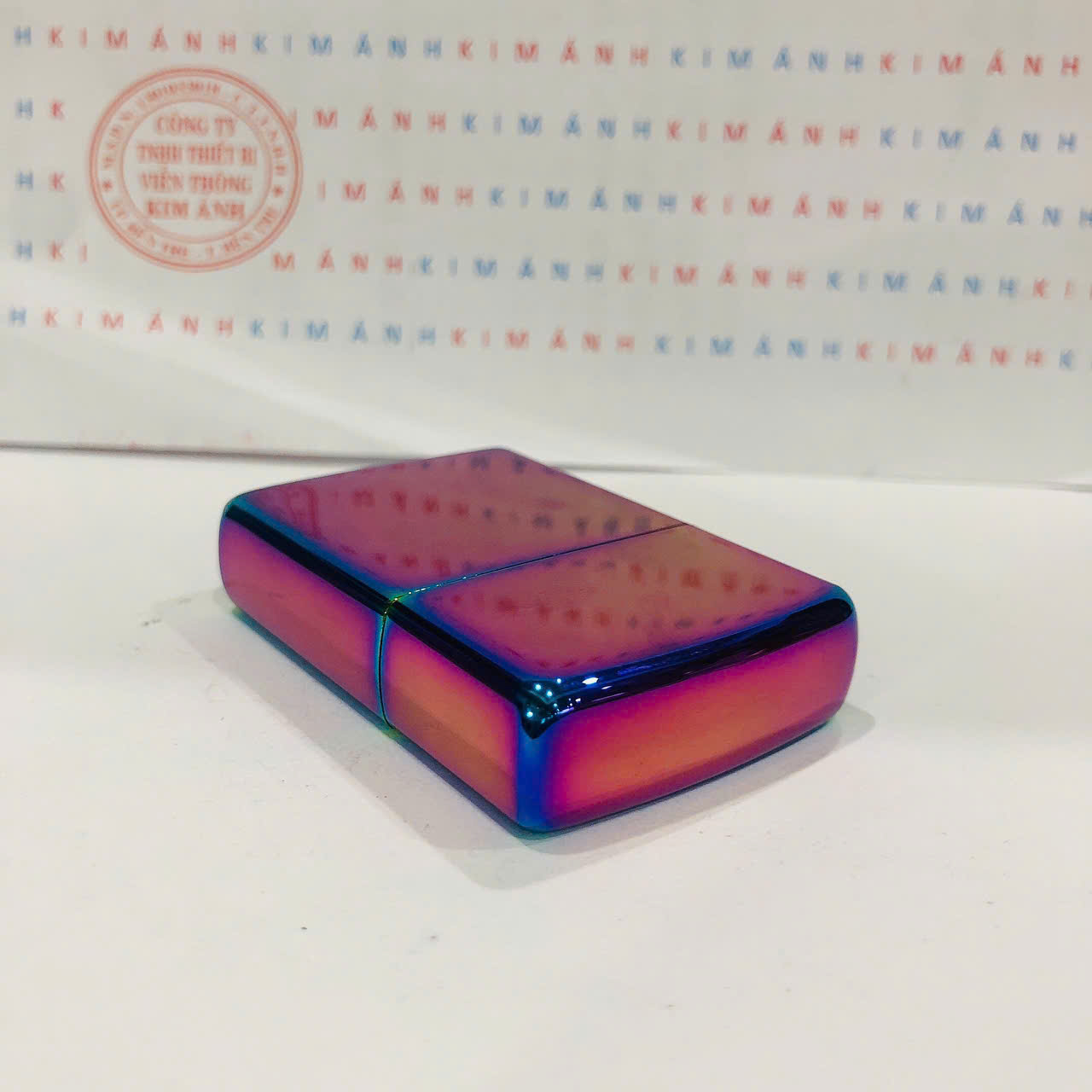 Bật lửa, hộp quẹt ZIPPO màu Tím Titan Chu niên loại trơn bóng, Kim Ánh nhập hàng cao cấp vỏ bằng đồng có dán tem đỏ