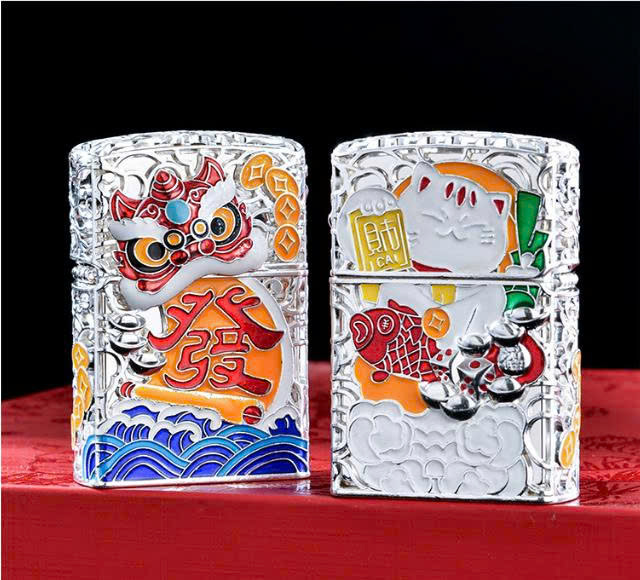 Bật lửa, hộp quẹt CHIEF chính hãng chủ đề Khảm men Lion Lucky Cat, hàng chính hãng vỏ bằng đồng càng dùng càng sáng