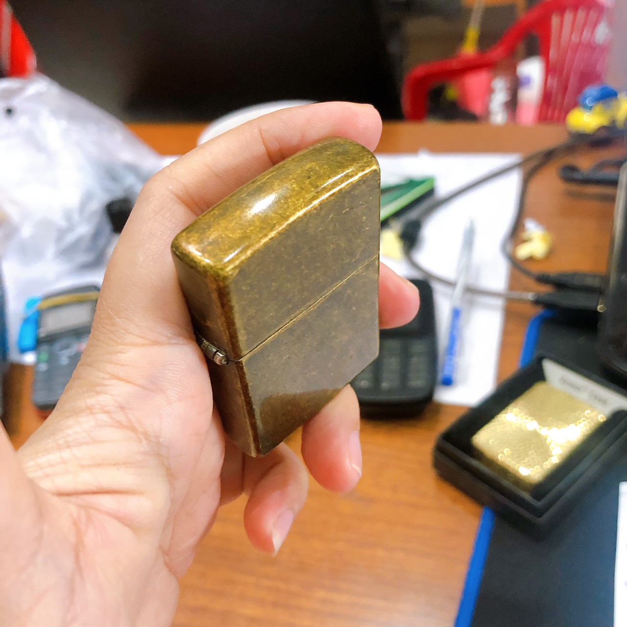 Bật lửa Zippo Mỹ Antique Brass mã 201FB Màu Vàng Giả Cổ, Hàng chính hãng