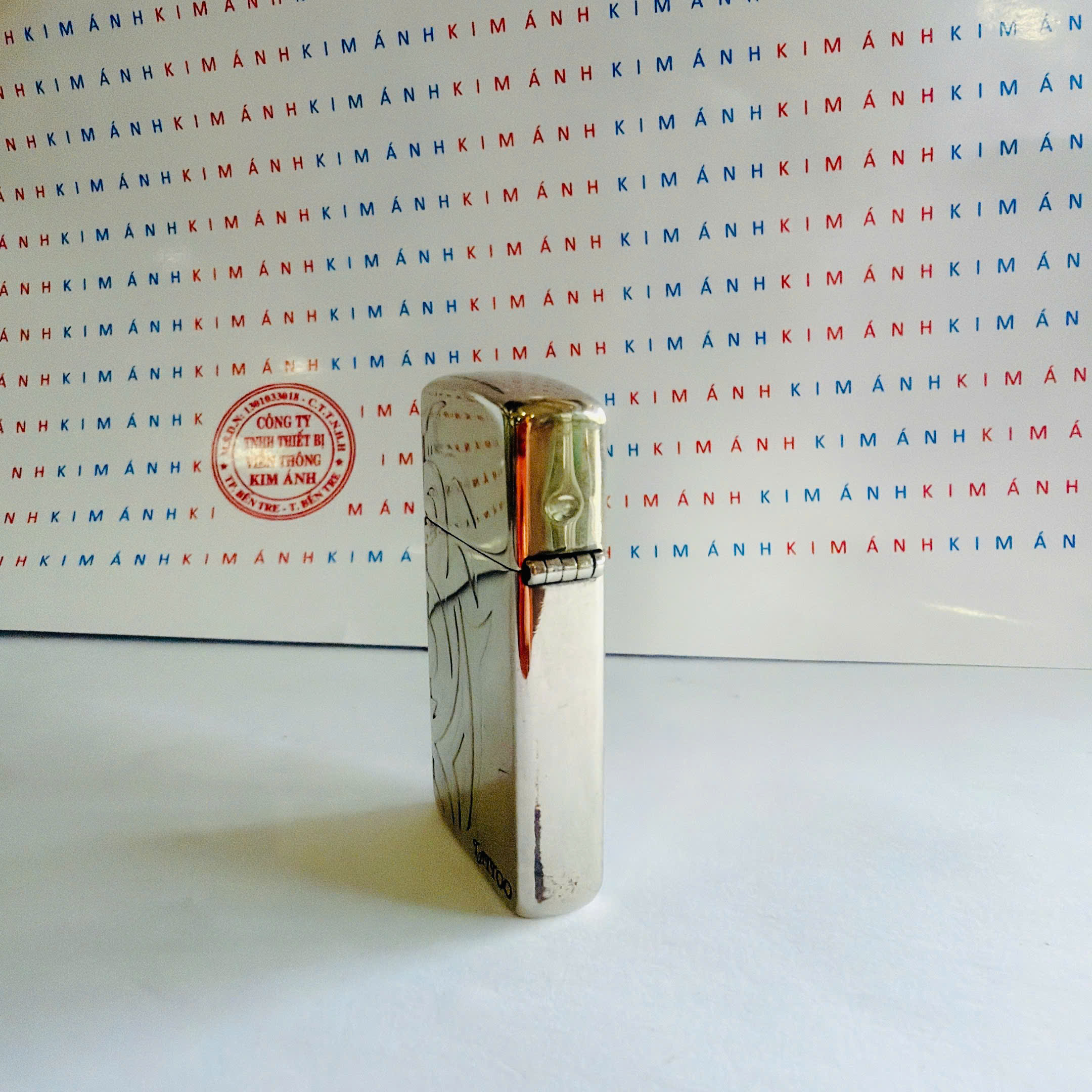 Bật lửa Zippo Slim Mỹ chủ đề TATTOO, hàng chính hãng có giấy Hải quan gửi kèm đơn hàng