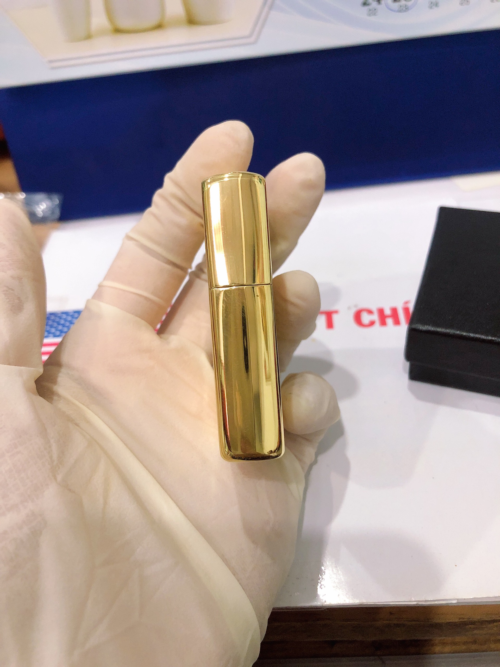 Bật lửa Zippo Mỹ Brushed Brass Khắc ăn mòn chủ đề BODY BACK, Hàng chính hãng