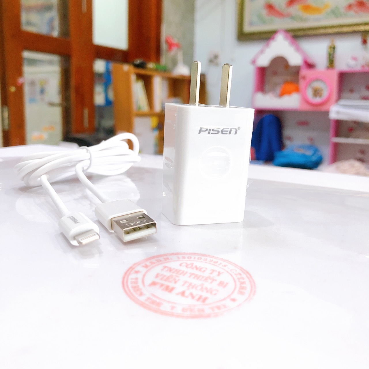 Sạc Pisen USB Charger 2A, kèm cáp sạc điện thoại quả táo (TS-C132) Trắng, Hàng chính hãng