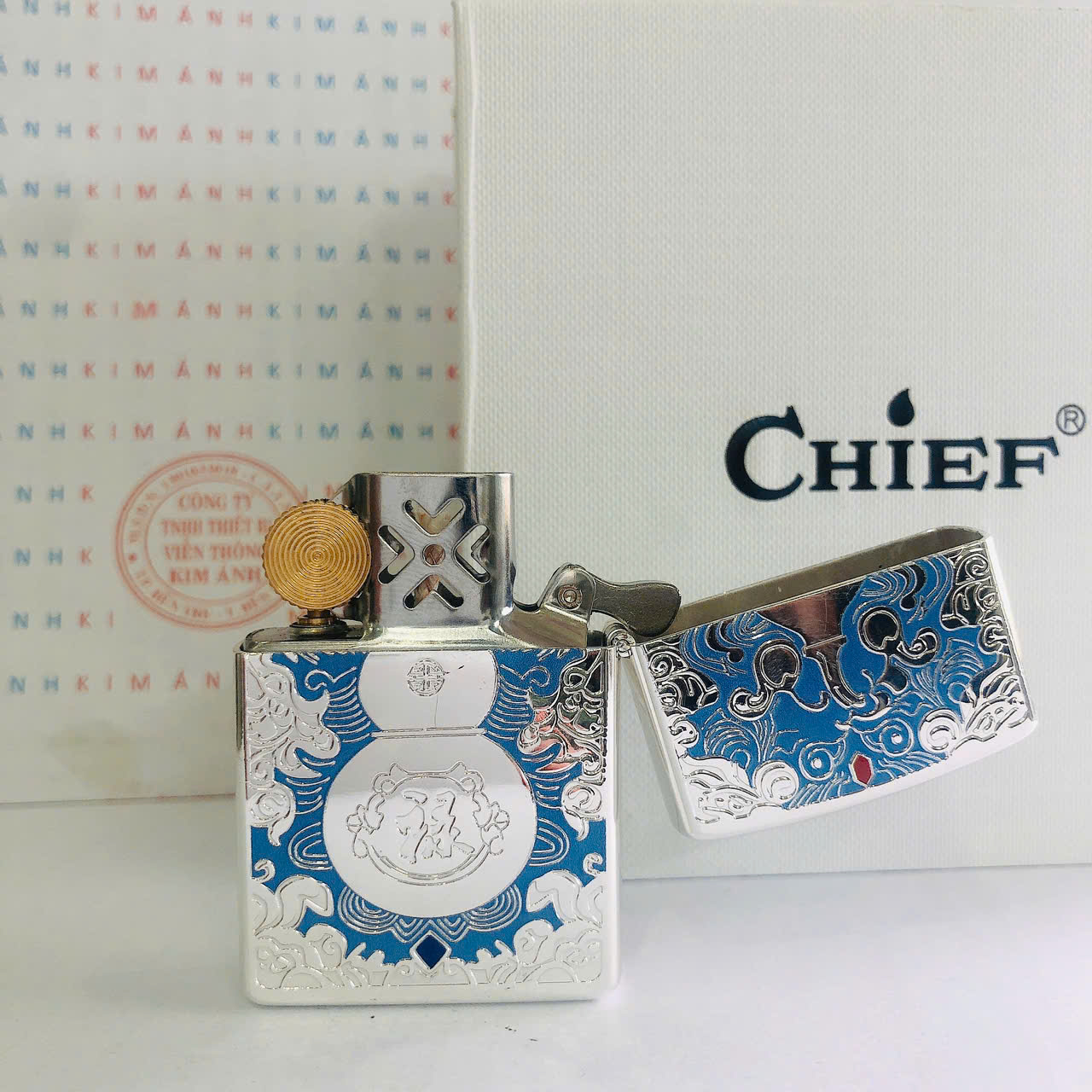 Bật Lửa CHIEF Chủ Đề Lục Bình Phúc Lộc Mã CF2008 - Vỏ Đồng Nguyên Khối Càng Dùng Càng Bóng