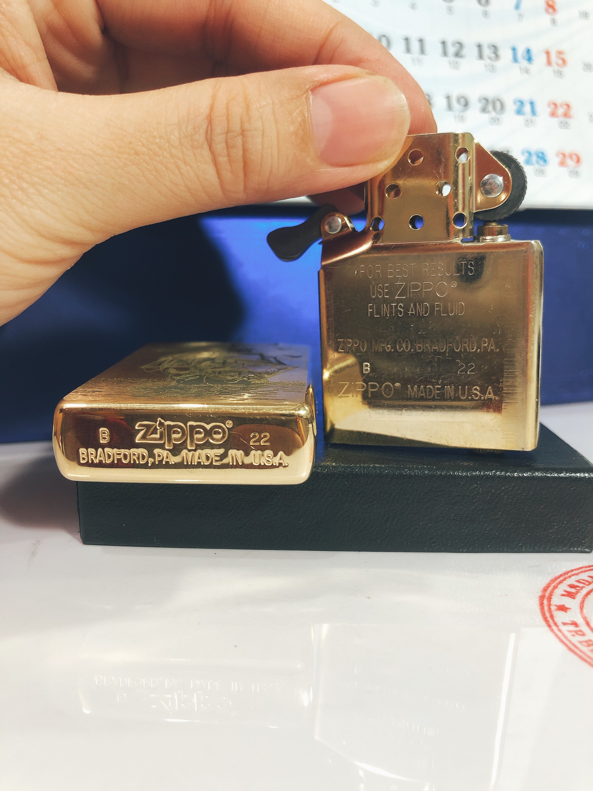 BẬT LỬA ZIPPO MỸ 204 Brushed brass, Khắc ăn mòn chủ đề Thuận Buồm Xuôi Gió, Hàng chính hãng