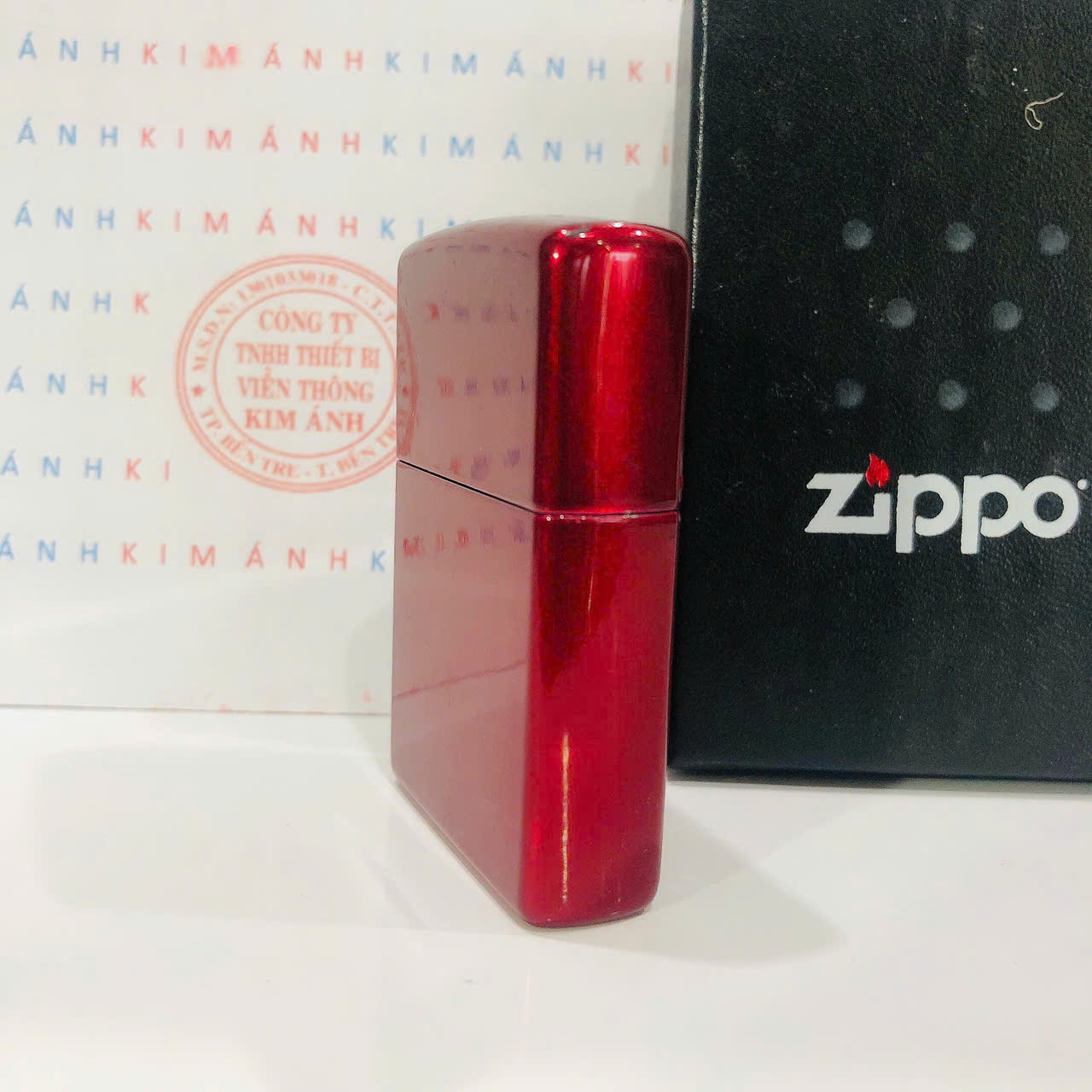 Hộp quẹt Zippo Brass MỸ chủ đề Candy Red, hàng chính hãng có giấy nhập khẩu gửi kèm theo đơn hàng