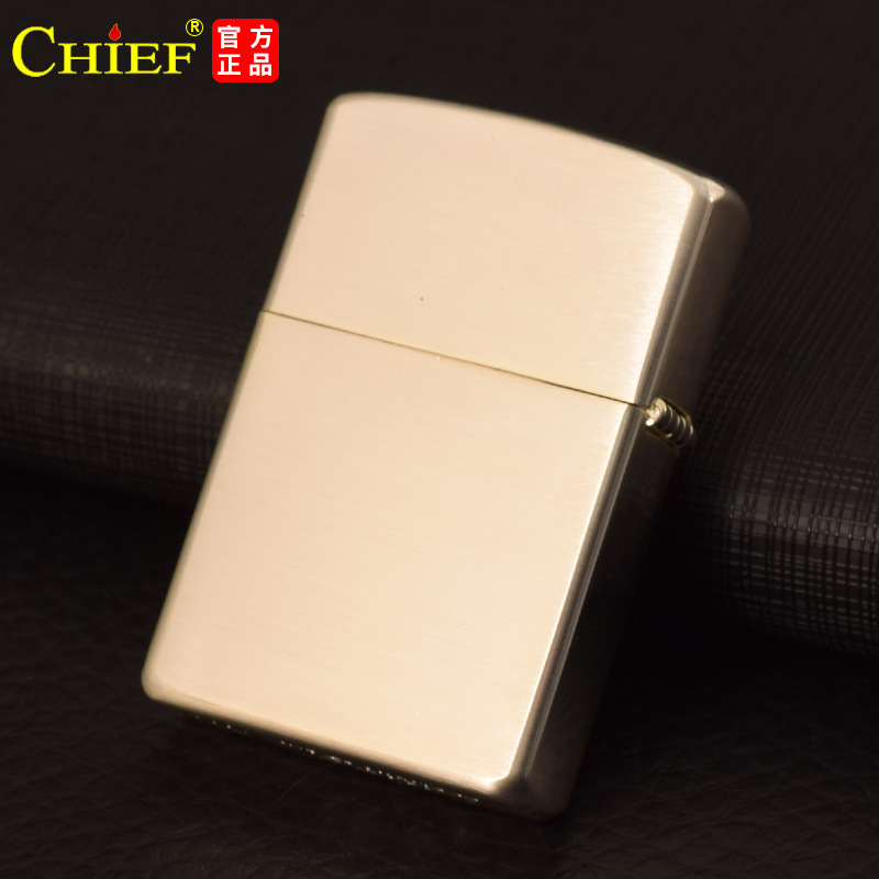 Hộp quẹt Chief đồng nguyên chất đắp nổi chủ đề Cô Gái Quay Lưng, hàng chính hãng