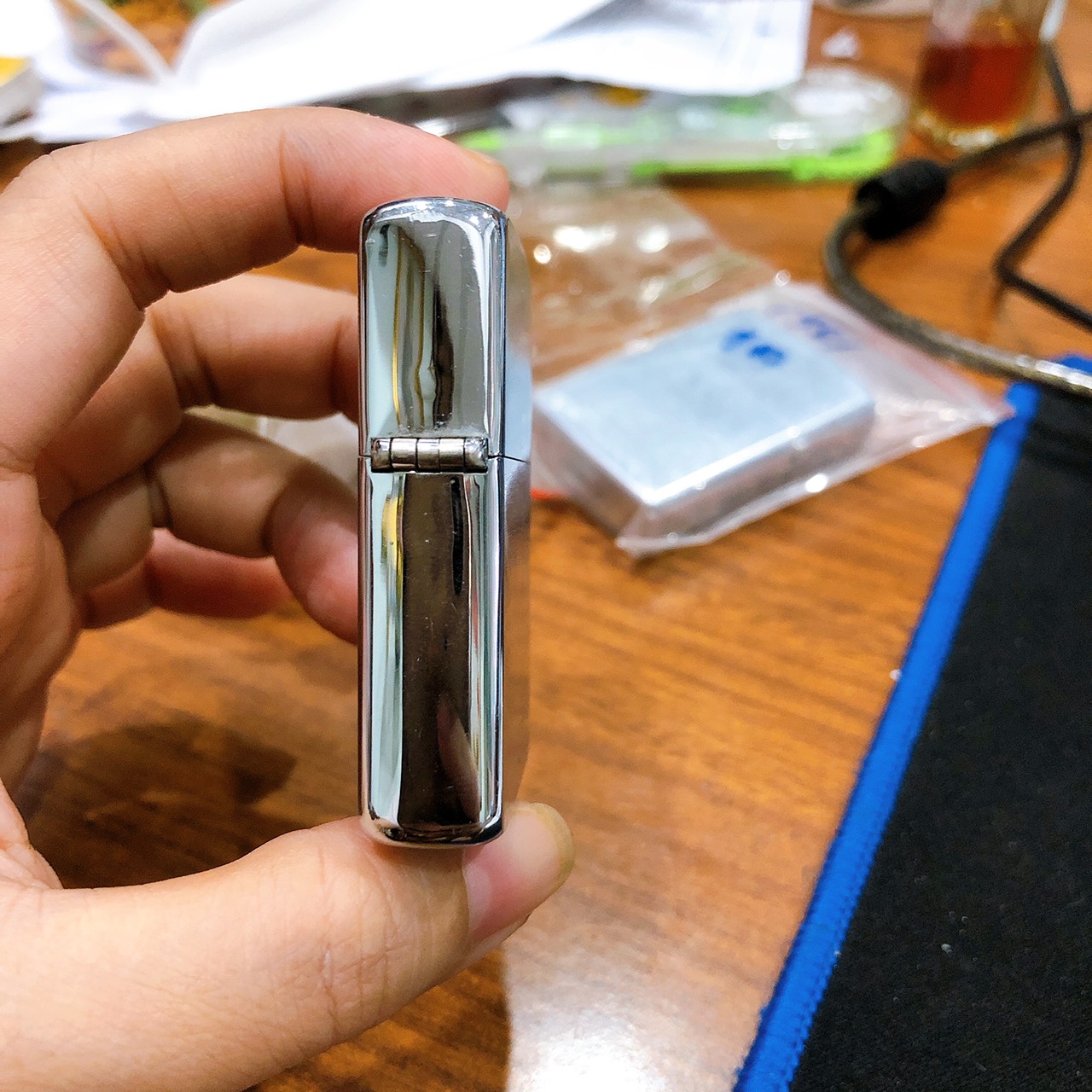 Bật lửa Zippo Mỹ Chrome xước ngang, mộc đáy ngược, chữ xéo, sản xuất 1985, Hàng chính hãng