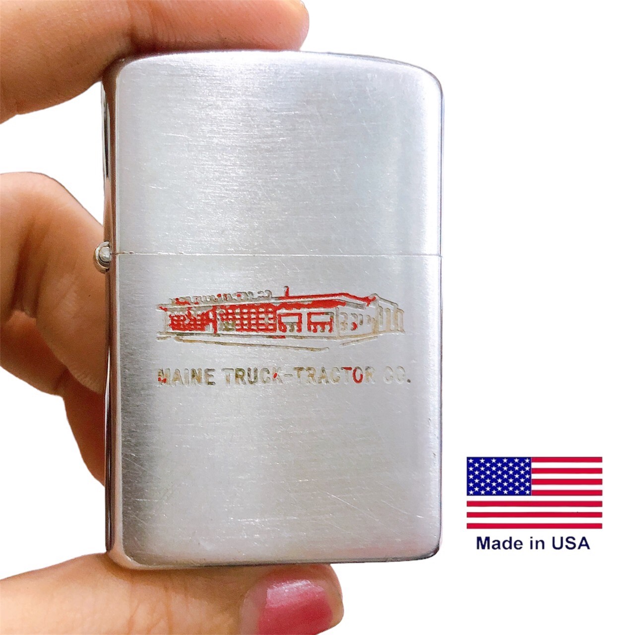 Bật lửa Zippo Mỹ, chữ xéo- mộc ngược, Khắc ăn mòn đổ sơn chủ đề Nhà Ga Xe Lửa, sản xuất 1958, Hàng chính hãng