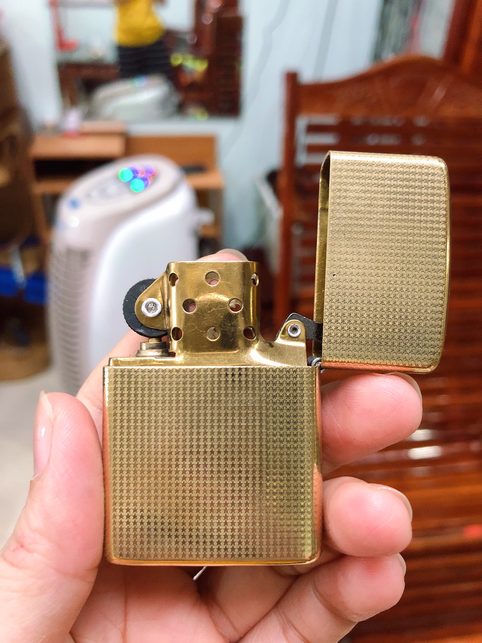 Bật Lửa Zippo Armor Vỏ dầy khắc chìm mẫu Zippo và ngọn lửa - Ruột Vàng