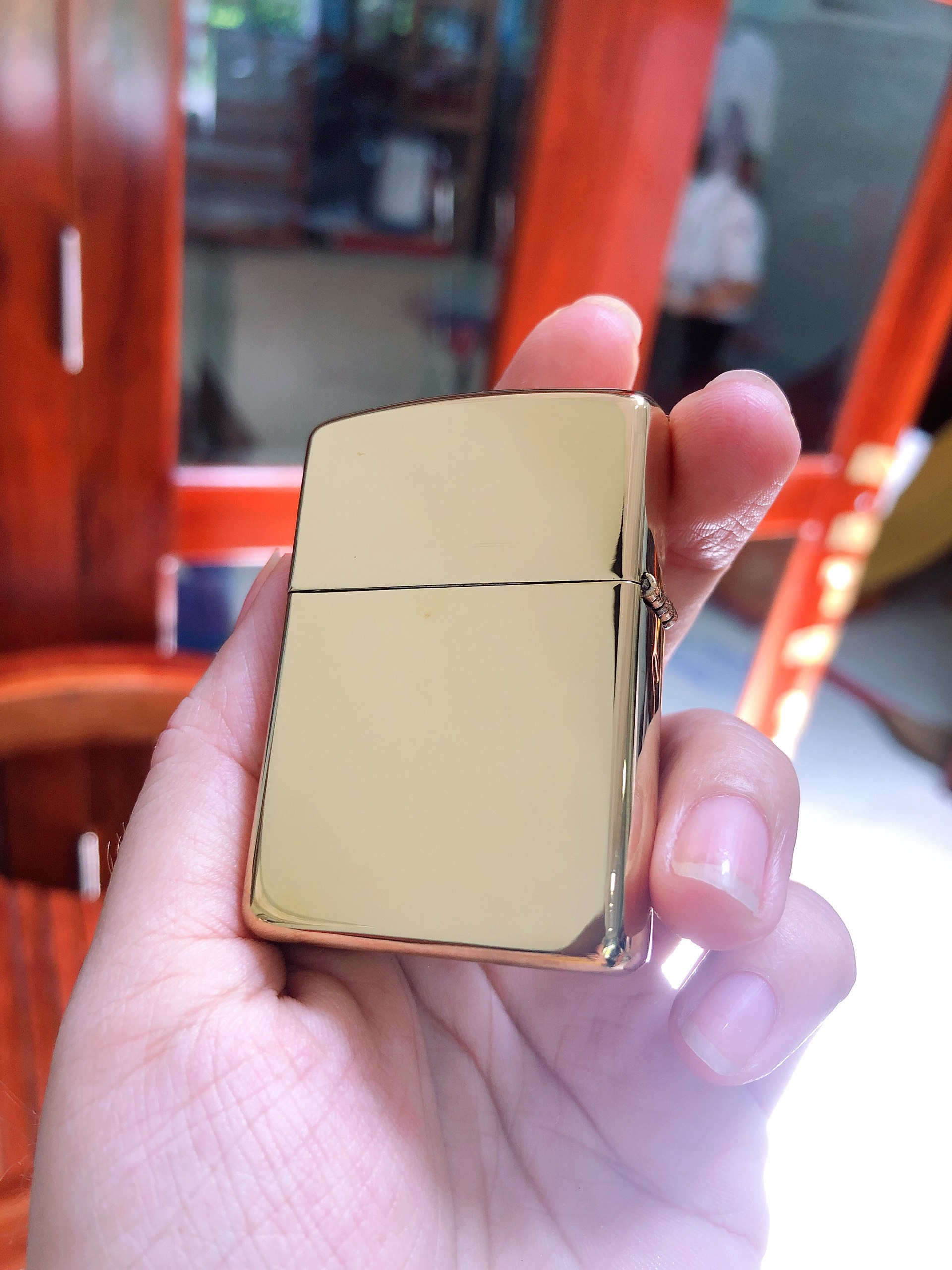 BẬT LỬA ZIPPO ARMOR VỎ DẦY KHẮC CHÌM MẮT RỒNG MÀU VÀNG RUỘT TRẮNG
