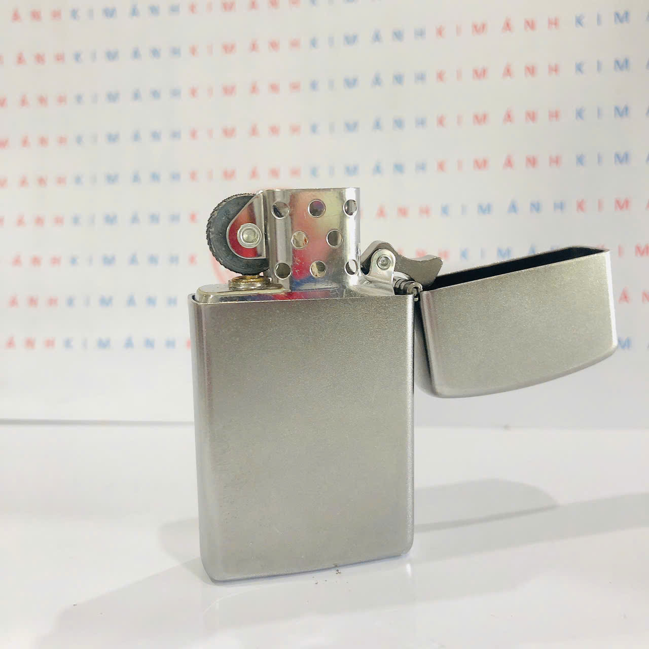 Bật lửa Zippo Slim Satin Chrome mộc đáy ngược, hàng chính hãng có giấy Hải quan gửi kèm đơn hàng