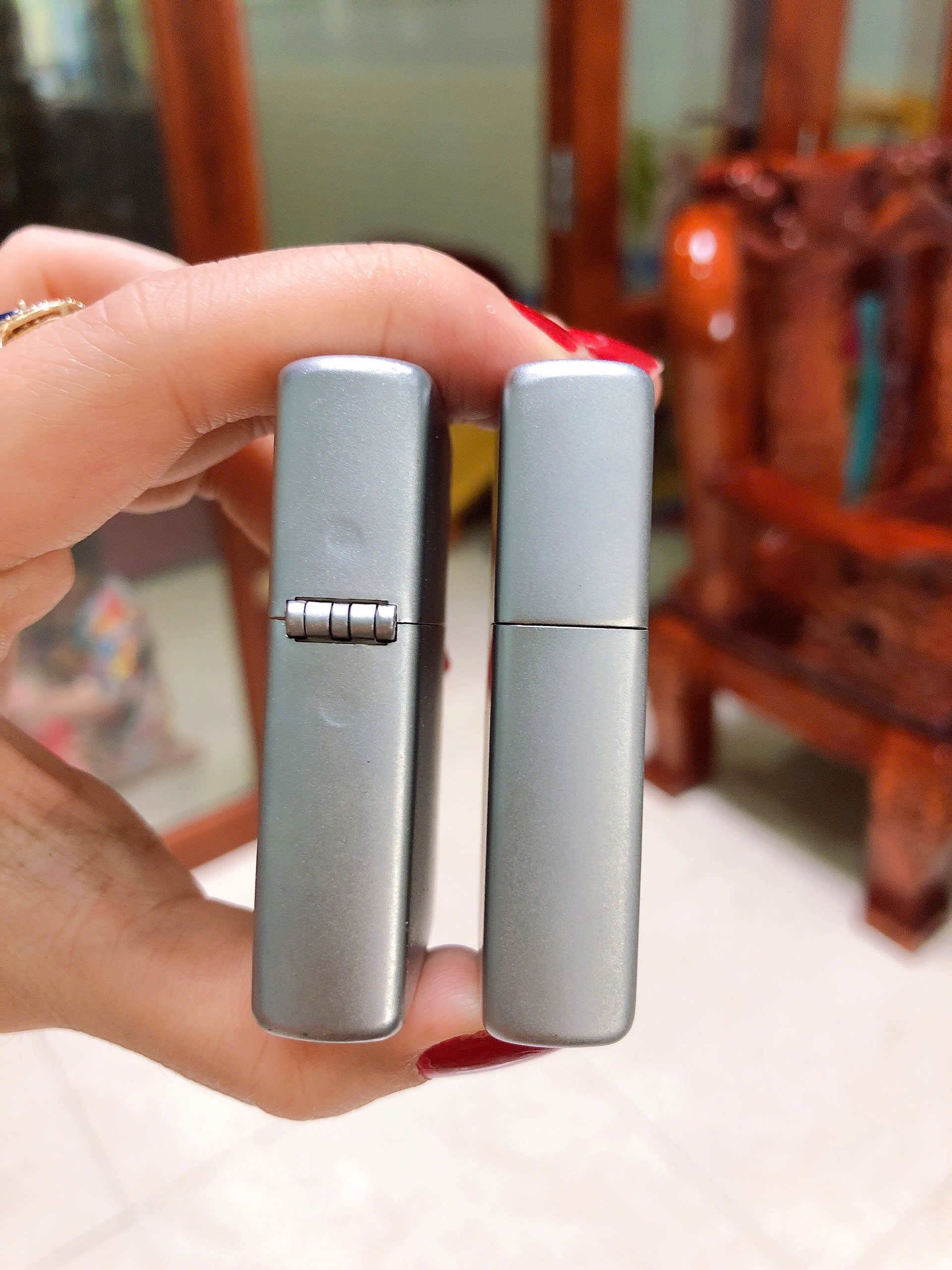 Bật Lửa Zippo Màu Trắng Bạc Nhám Satin, loại trơn nhám, hàng cao cấp loại 1