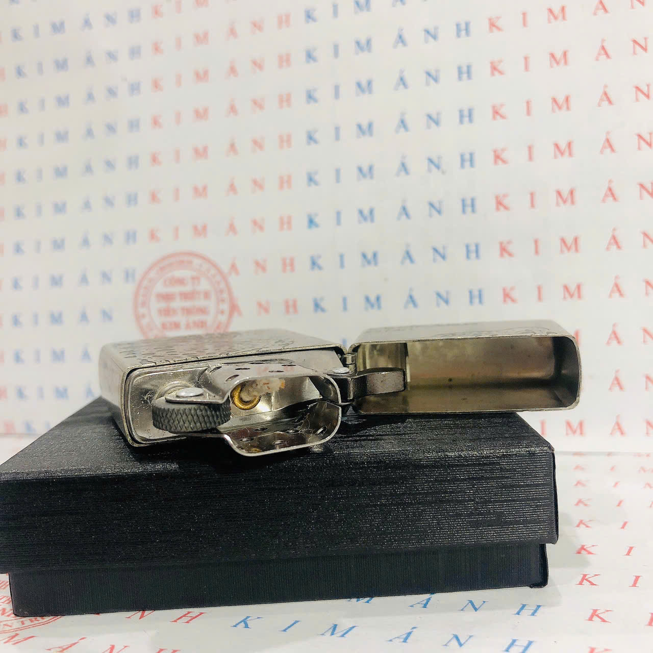 Bật lửa Zippo Báo gấm Leopard, hàng loại 1 vỏ bằng đồng có tem đỏ