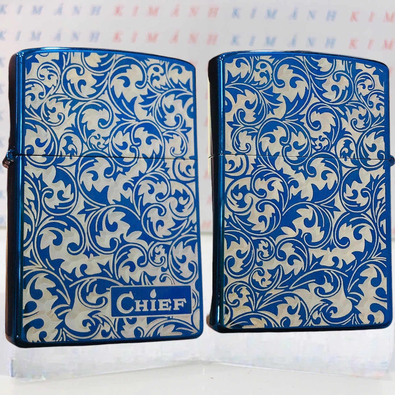 Hộp quẹt, bật lửa CHIEF chủ đề Hoa Văn Ý màu xanh lửa băng, hàng chính hãng vỏ bằng đồng