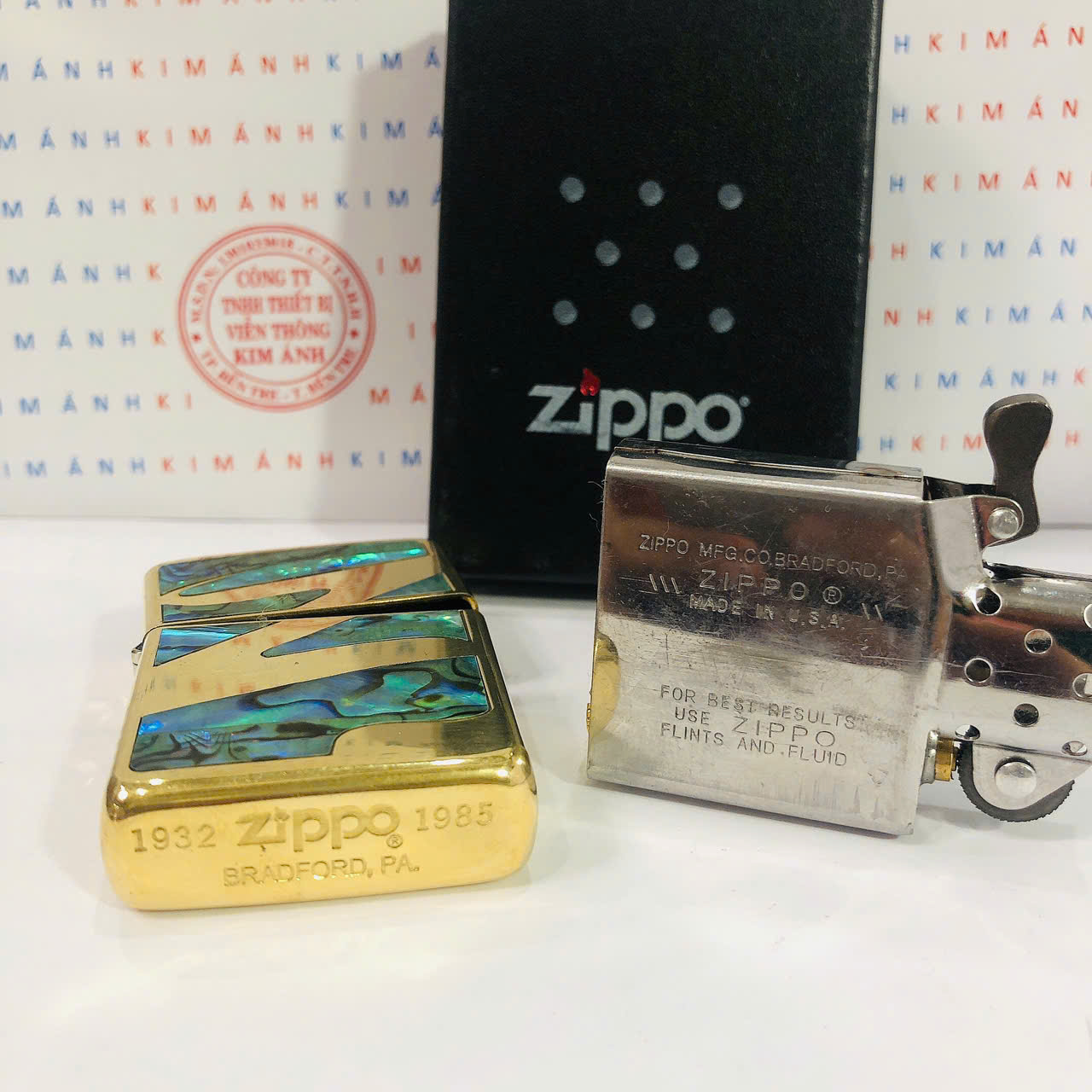 Bật lửa Zippo Chu niên, khắc ăn mòn khảm xà cừ zigzag, Vỏ bằng đồng có tem đỏ