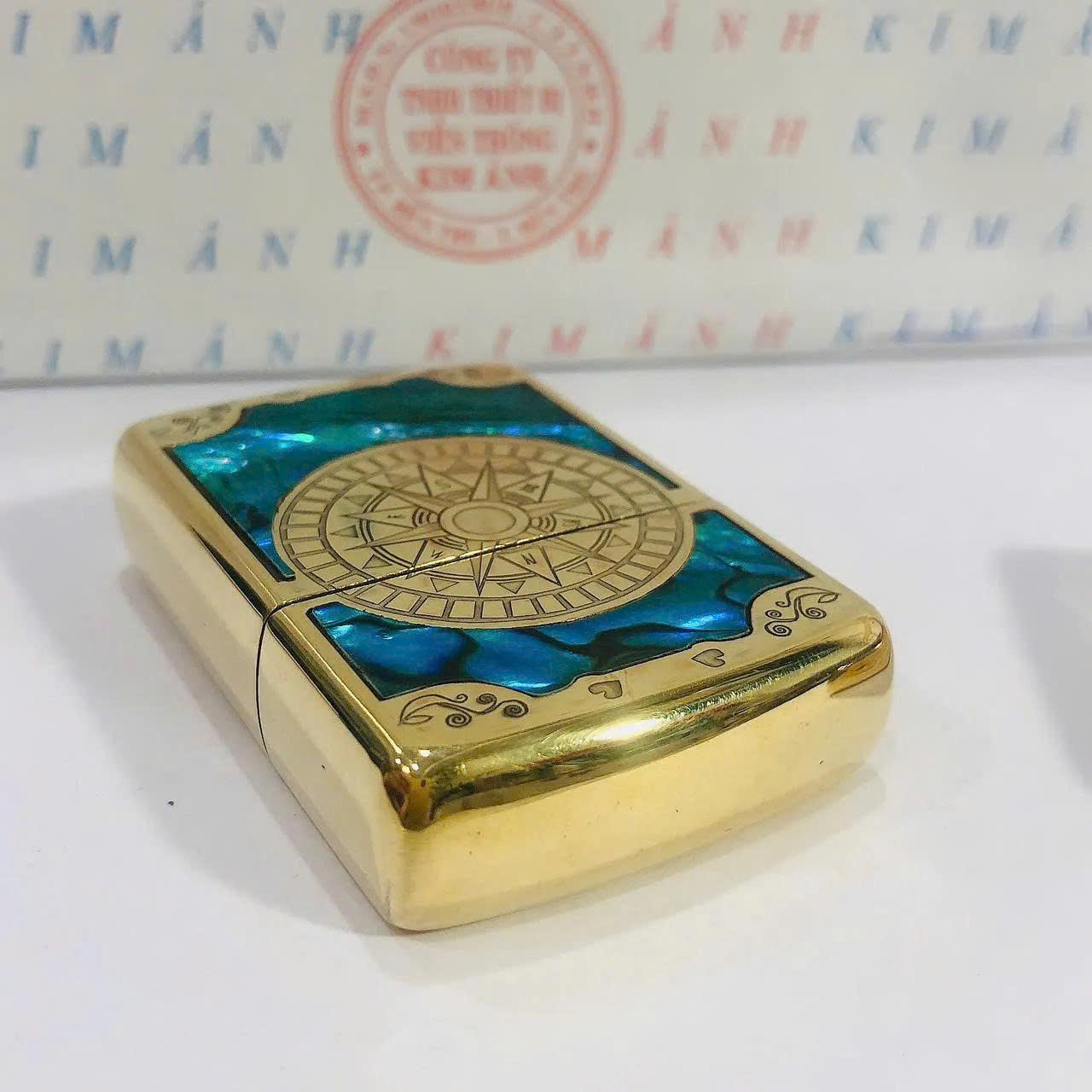 Bật lửa Zippo Chu Niên Brass, khắc chìm cẩn xà cừ mẫu la bàn, vỏ đồng ruột thép không gỉ